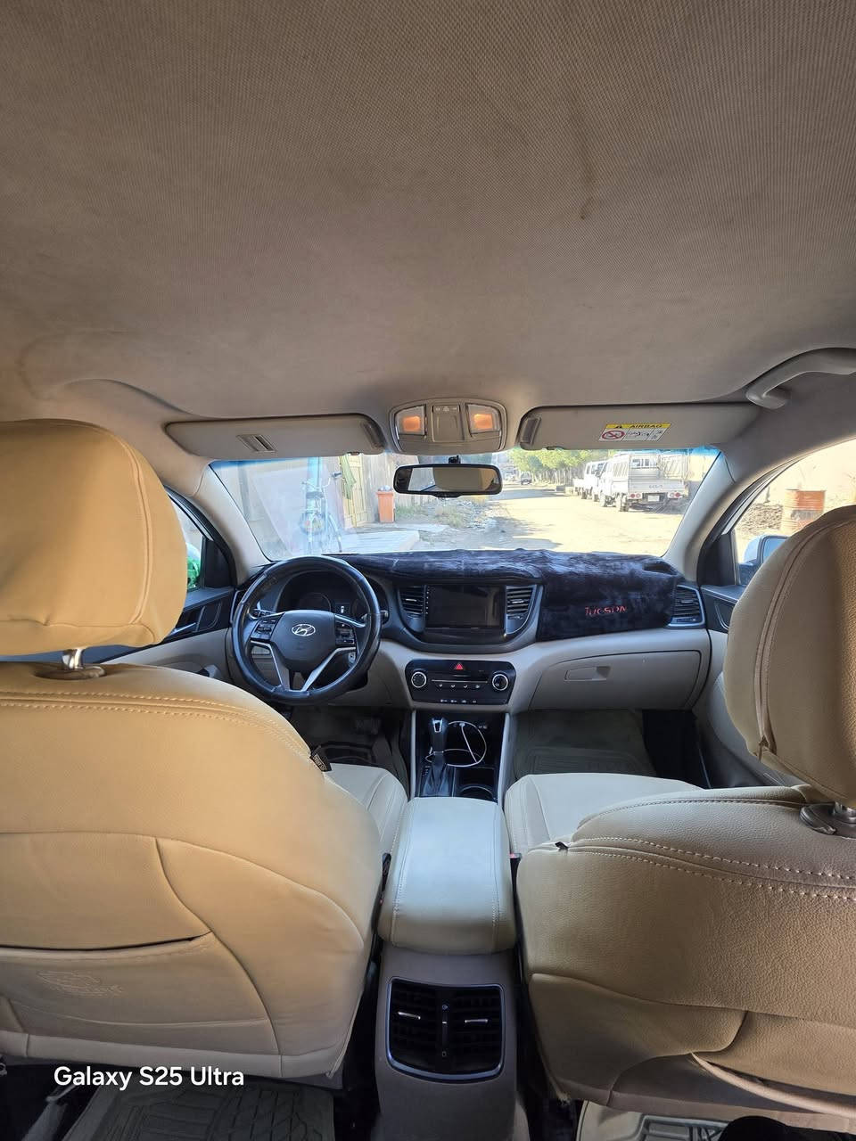 السلام عليكم
توسان خليجي للبيع موديل ٢٠١٦ السياره نضيفه جدا 
السياره ماشيه ١٤٥ حقيقي
للاستفسار الاتصال علي الرقم
***********
