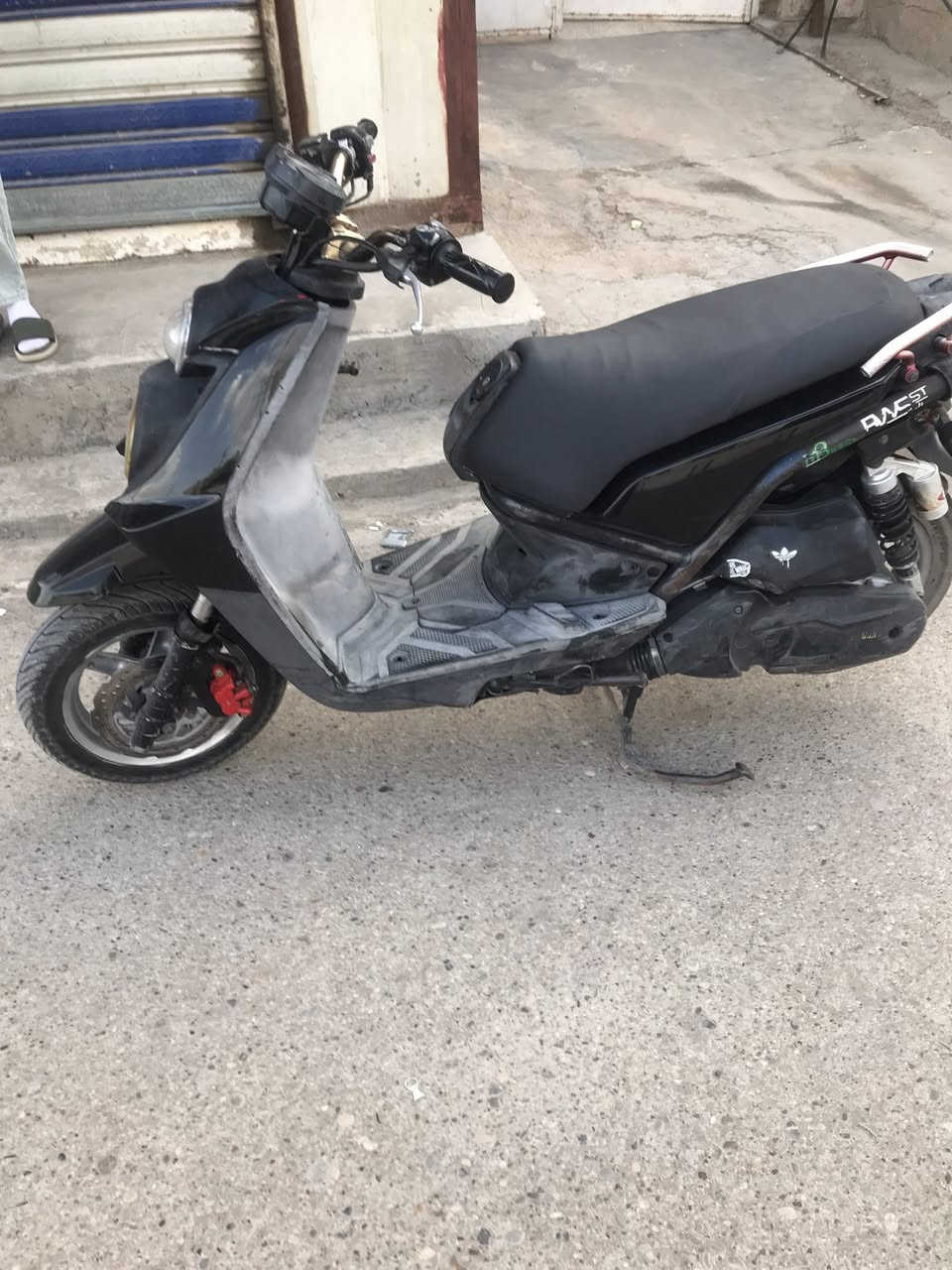 سلام عليكم شباب دراجه سكنس جبلي للبيع دراجه مثل ما بصوره واحله دراجه خير من الله كفاله  كله شغاله سعره ٨٥٠بيه مجال للشراي رقم *********** متواجد بكل وقت عنواني حي ور
