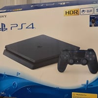 للبيع بلايستيشن 4 سليم بحالة ممتازة جداً، نظافة عالية وأداء مميز، محاف...