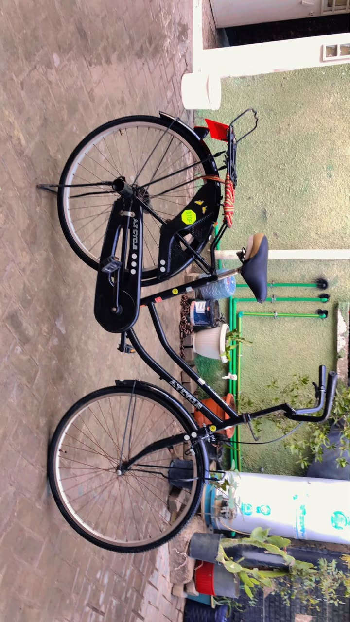 سلام عليكم باسكل بناتي حجمه ٢٦ للبيع وسعر 1005 المكان بغداد مدينت الصدر قطاع 4 العنده شي يطبلي خاص ورقم الهاتف ***********
