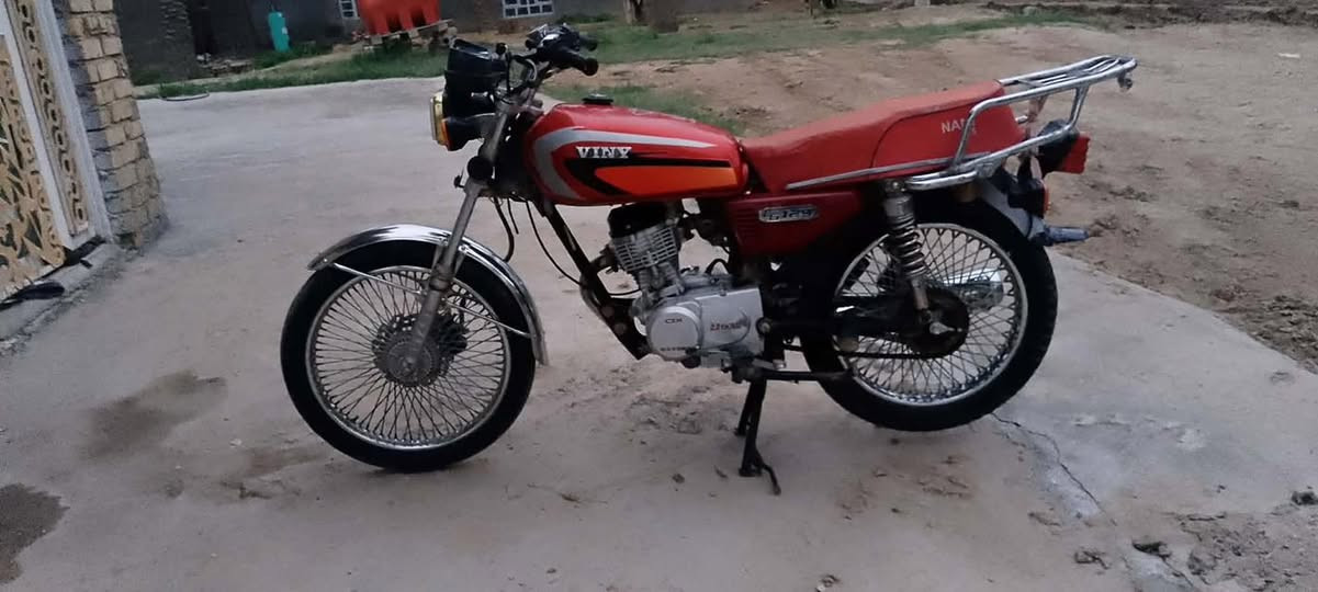 السلام عليكم 
تايكر  موديل 2023   اوراق كامله الدراجه خير من الله محرك  خير من الله لا تنقيص لا تبخير.   تخم تاير  جدد  الدراجه  كامله الدراجه ما عوزه  لو برغي   
 مكاني بابل شوملي  
الدراجه معروضه ٤٢٥ وبيه مجال ماكو هيج اسعار مال اتلاثه وعشرين بالسوك الشراي يتصل 
***********
