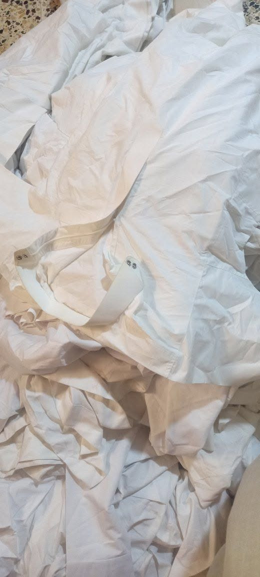 السلام عليكم للبيع شليف دشاديش صيفي سعودي كويتي مشكل نظيف شلعه كامله موصل الجانب الأيمن .


**إذا كنت صاحب هذا الإعلان وتريد حذفه لأي سبب، رجاءا أرسل رسالة إلى الدعم الفني**