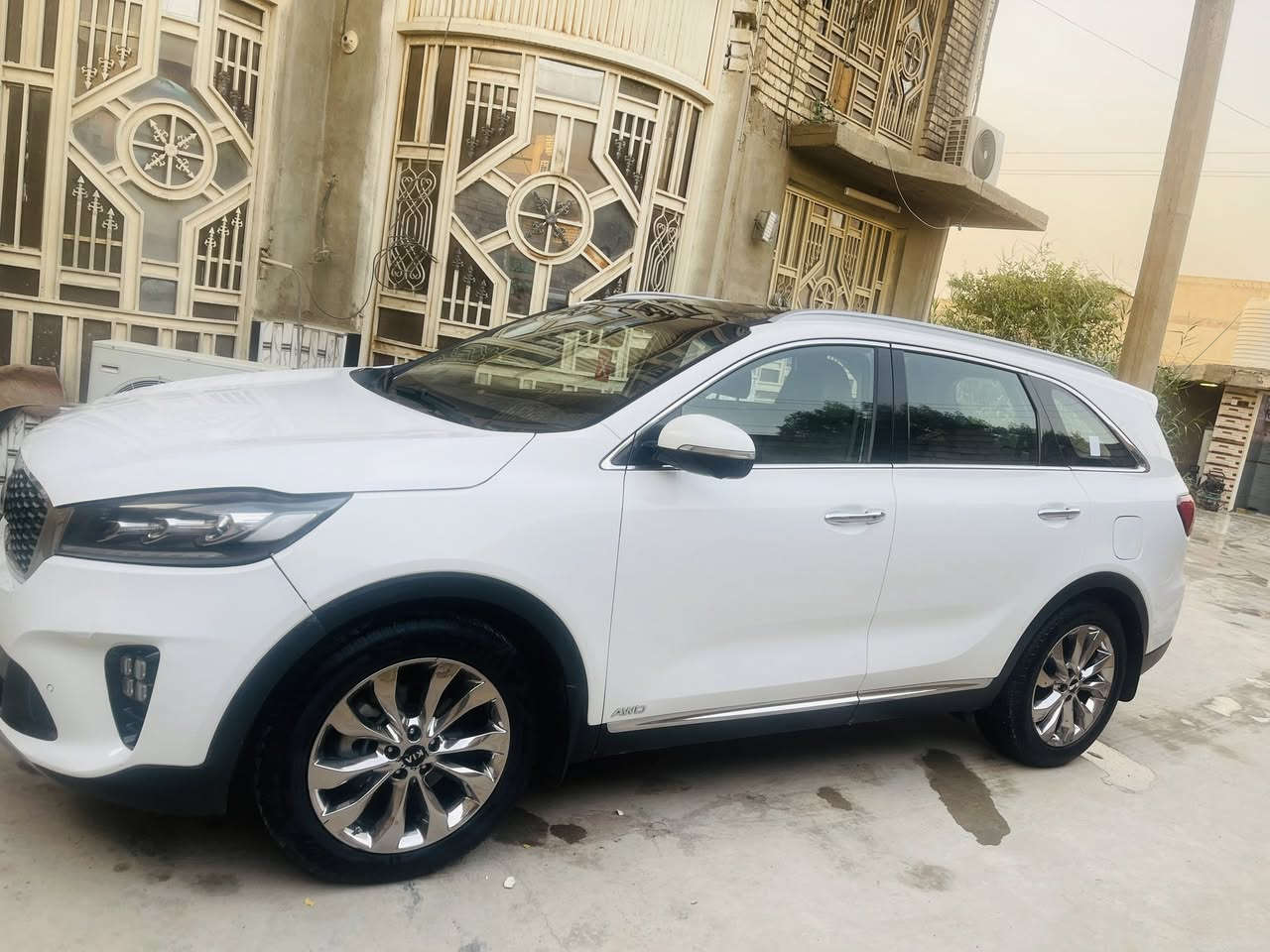 سلام عليكم 
سورنتو 2020
فول مواصفات
بصمه 
بنرامه
سايد بيرك بصمه 
صندوق كهرباء 
فور ويل 
5 كامرات 
حساس امامي خلفي 
حار بارد كشن 
6 سلندر 
7 راكب 
3 قطع تبريد 
سياره فول مواصفات 
بيه بنيد صبغ  وباقي التفاصيل بل سونار 
عنوان بغداد النهروان 
السعر 260 وبيه مجال 
***********
