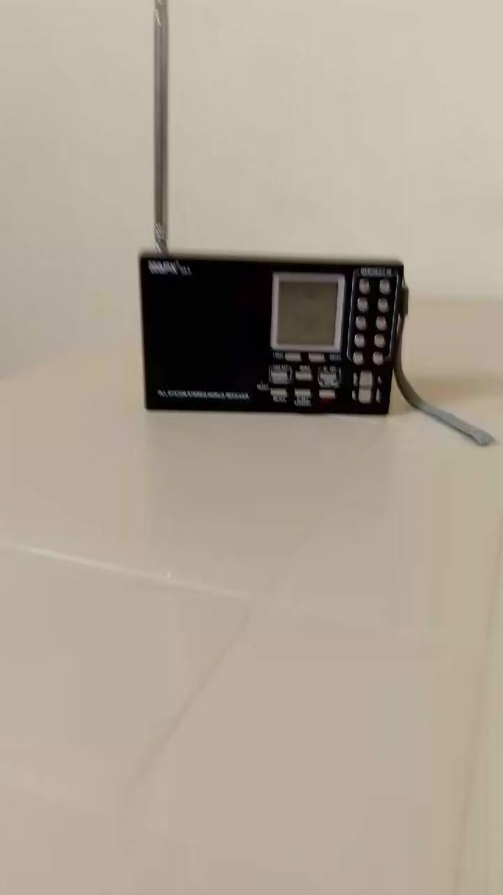 راديو صغير الماني باحث رقمي موجات Sw1 وsw2 وmw وFm باتري قلم ٣ شغال بالكامل ولا يوجد اي نقص


**إذا كنت صاحب هذا الإعلان وتريد حذفه لأي سبب، رجاءا أرسل رسالة إلى الدعم الفني**