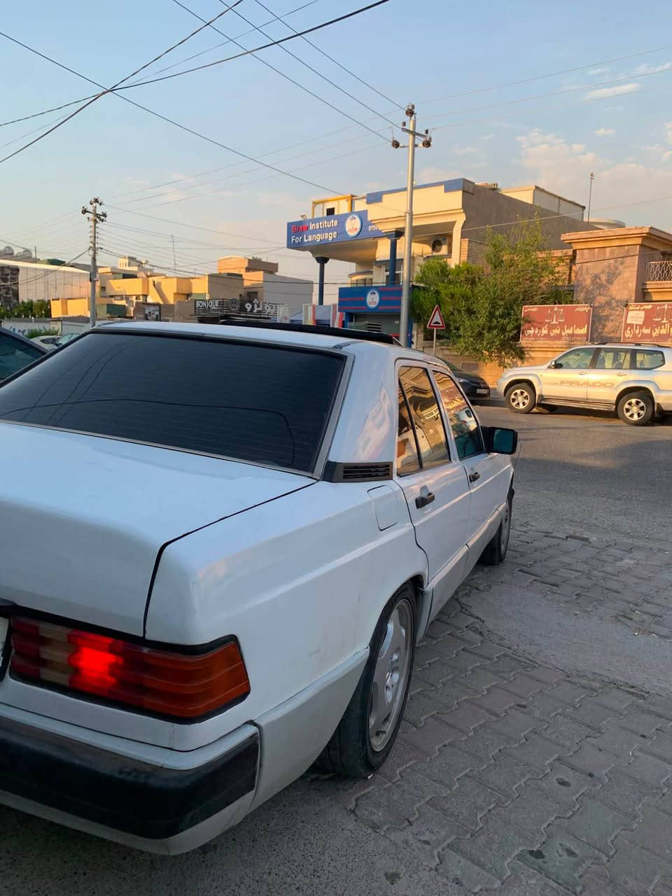کۆد #340

Mercedes 190 
مۆدیل ١٩٩٢
گێڕ تۆماتیک 
سبوغ عام 
پێش و پشتی جەمپی هەیە 
شانسی بە شەرت 
مەکینەی V4 ی بیلاد کەپس 
رەقەم هەولێر سەنەوی نوێیە 
نرخی ٤٣ وەرەقە
*********** أربيل, العراق
