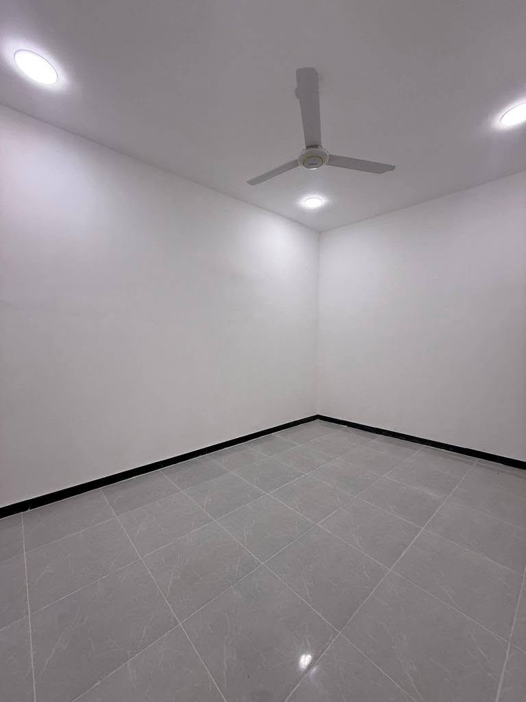 تتوفر 3  بيوت حديثة بمختلف التصاميم وبموقع مميز 📍

🔹 مساحة كل البيت: 150 متر
🔹 الطابو: زراعي عراقي سند 25 رسمي
🔹 يحتوي على:
▪️ غرفتين
▪️ صالة
▪️ مطبخ
▪️ ديوانية
▪️ صحيات
▪️ كراج 🚗
سعر البيت الواحد 87 وقابل للتفاوض 
📍 العنوان:
البصرة - أبي الخصيب - كوت ثويني

📞 للاستفسار والحجز:
***********

✨ كما نستقبل جميع عروض بيع وشراء العقارات في البصرة وأقضيتها البصرة, العراق
