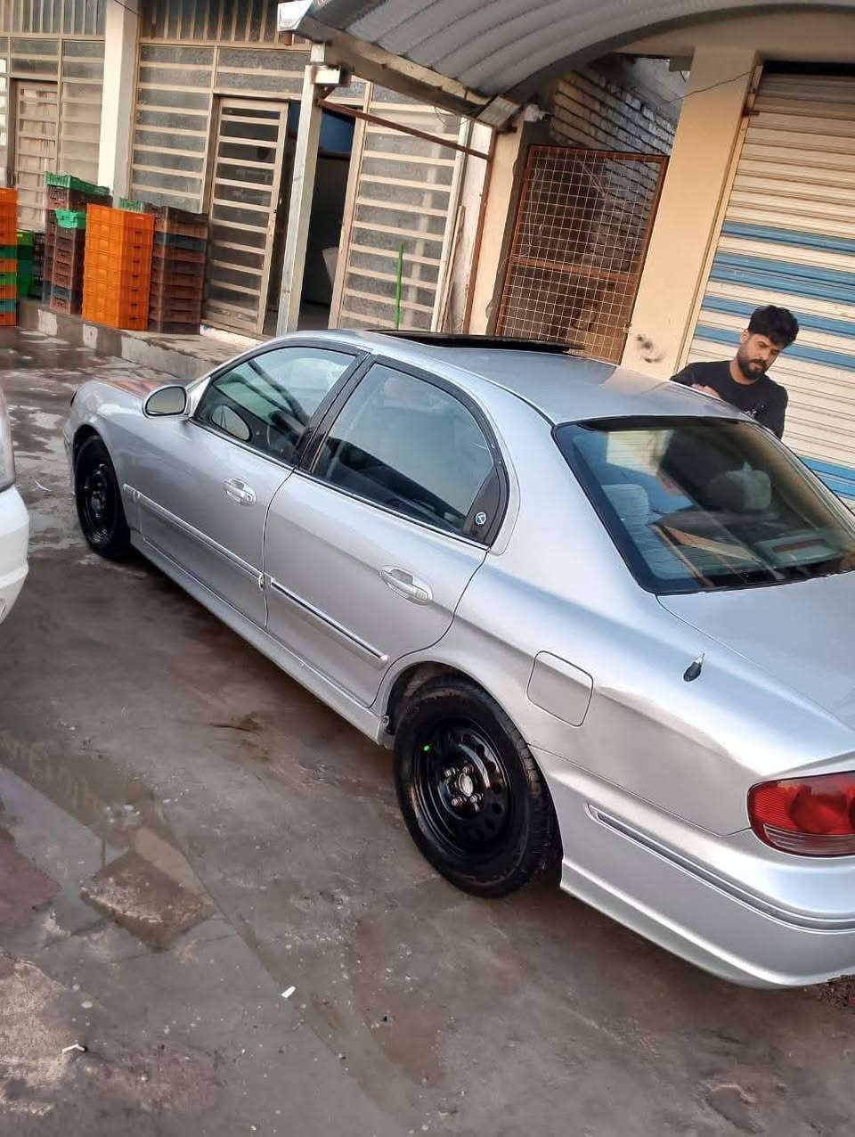 سوناتا وفود ٢٠٠٢ رقم بغداد انكليزي سنويه لل٣١ بأسمي كير محرك مكفولات تبريد شغال لايت زنون تخم تاير جديد باتري جديد سنتر لك صدر امامي جديد حداديه خلفي نص عمر مكان سياره كربلاء سعر ٦٥ ***********
