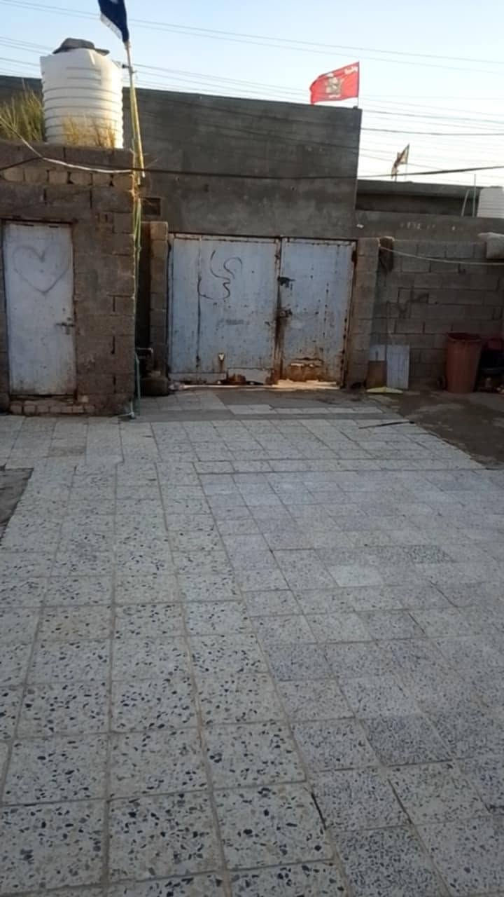 سلام عليكم بيت بحي شهدء زراعي مساحه 230قريب عله فاهم ***********
