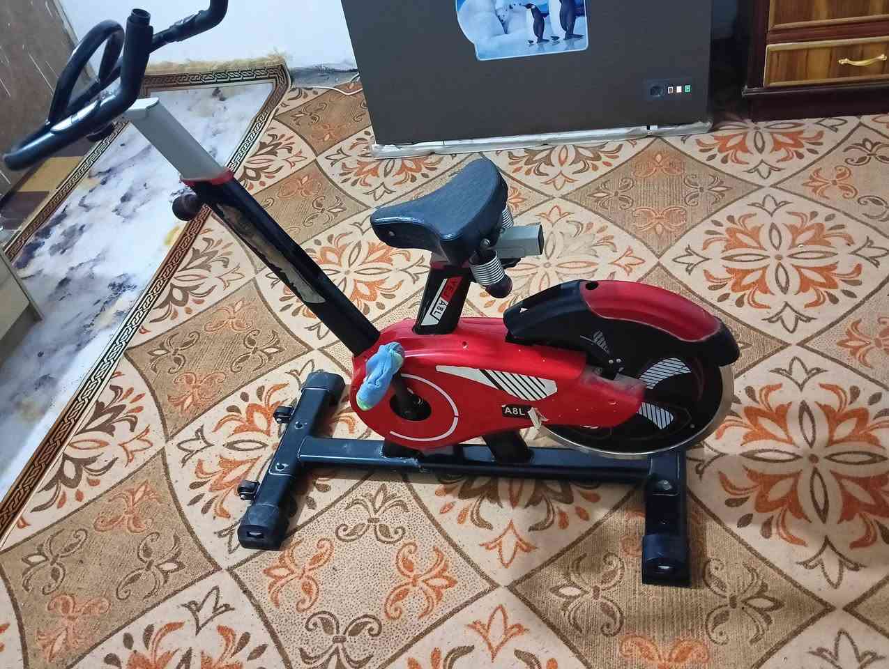 سلام عليكم بايسكل رياضي للبيع يفيد إلى يلعب رياضه السعر 85 وبي مجال المكان البصرة الزبير رقم تواصل ***********
