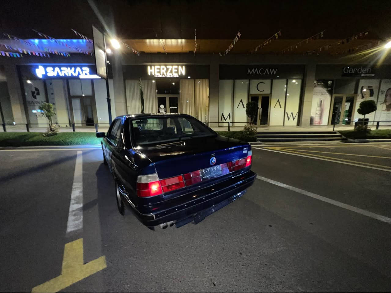 BMW 525i مۆدێل ١٩٩٠ سڵاید پێش پان گێچی بەنزین ئیشئەکا لایت ئەڵقە ئاڕمی پلاستیک سلێمانی کاڵ بوەتەوە بەڵام کێشەی نیە بە شەرتی ئەوەلیات تەبریت سارد و گەرم بە شەرت کۆمپرێسەر سەقەر گێڕ و مەکینە بە شەرت کلاجی سەقەر لە قوەتی خۆی   بێزارە بەرگە دەرگاکان لۆک لۆکە برغویان لێ نەدراوە  ٤٦گەڵاو مەعامەلەیەکی برایانە السليمانية, العراق


**إذا كنت صاحب هذا الإعلان وتريد حذفه لأي سبب، رجاءا أرسل رسالة إلى الدعم الفني**