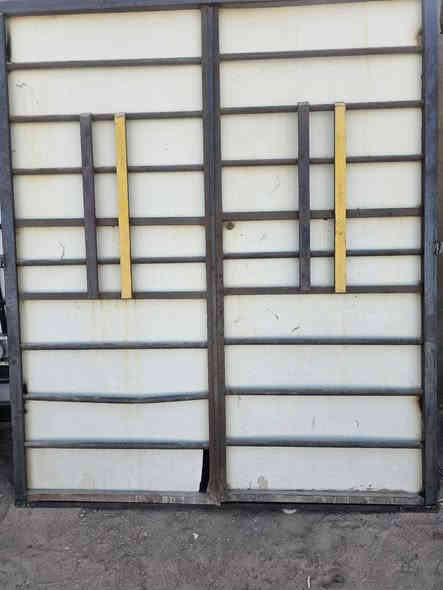 السلام عليكم هاذ الباب البيع الرتفاع مترين والعرض مترين اله ربع ***********مكاني سوق الشيوخ قرب موكب شهيد الجمعه
