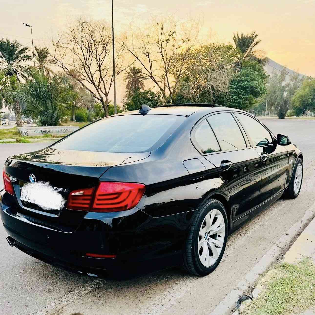 سلام عليكم بيم دبليو 528i 2012 خليجي 
وكاله العروش سياره مكفوله كفاله عامه 
رقم اربيل الجديد تحويل ثاني يوم 
داخل قرميدي فتحه تخم تاير جديد
سياره فول موصفات مكينه 4 سلندر تيربو
العنوان بغداد  *********** 
السعر 195 وبيه مجال بسيط للشراي
