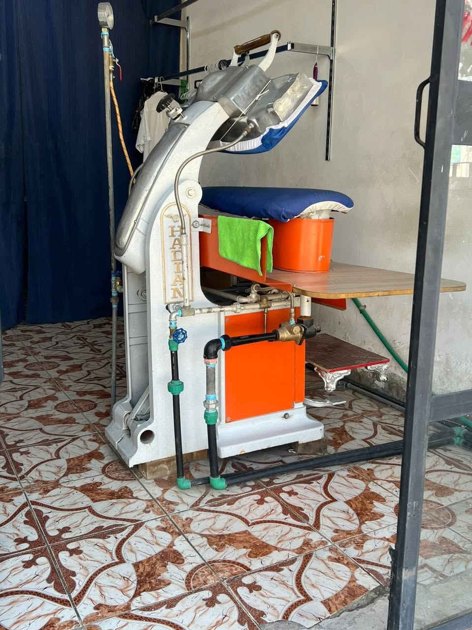 مكوى بابل الغسيل  الجاف وإزالة بقع 
حيث يوجد #الخدمات الأتية لدى مكوى بابل

- غسيل الستائر 
- غسيل سريع -
- غسيل الملابس ( جاف ) 
كما يوجد خدمات توصيل ( تسليم - إستلام ) لجميع المناطق.قضاء المحاويل 
للإستفسار يرجى التواصل عبر رسائل الصفحة 
أو الإتصال على الأرقام التالية :
 ***********
العنوان📍بابل قضاء المحاويل شارع نادي مجاور صيداليه سلسبيل
