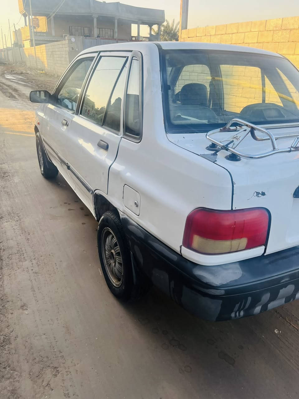 السلام عليكم سايبه 2009 مكفوله كفاله عامه محرك وكير وتخم تاير وصدر كله جديد رقم بغداد سنويه ال 28 سياره جديده المكان واسط الصويره السعر 29$ لاستفسار ***********
