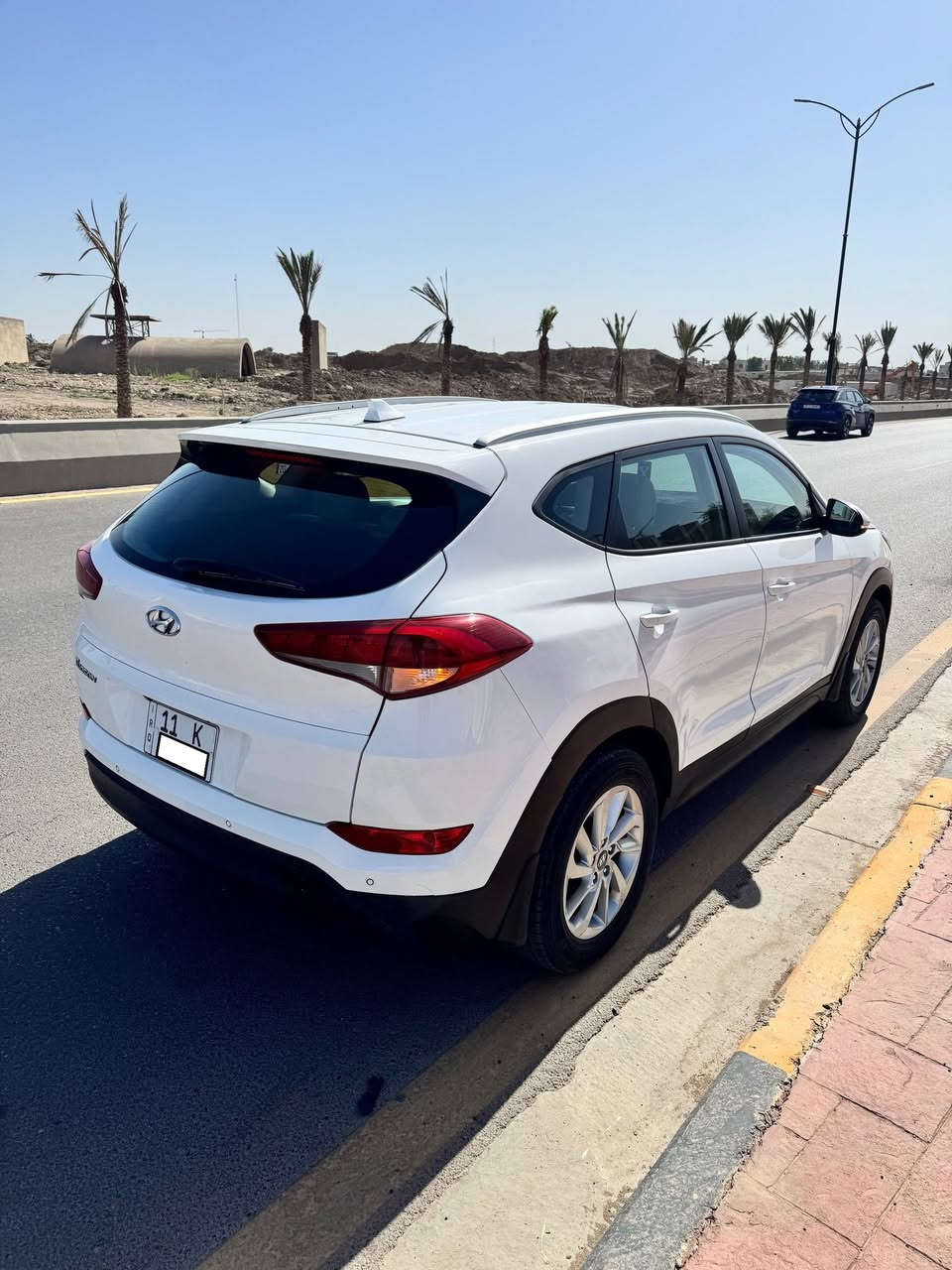 توسان 2019 خليجي رقم بغداد وباسمنا 

تحكم استيرن فول 

تبريد خلفي 

مري شفط واشاير بالمري 

حساس خلفي 

كامرة 

ماشية 90 

محرك 2000 ثلاث انظمة قيادة 

كروز سرعة 

محرك وصدر وكير وتبريد ثلج  كلها ممتازة 

ومواصفات اخرى معروفة 

السيارة على ايدينا من الشركة بيهه صبغ بخشم البنيد 

للبيع فقط بدون مروس وبدون قسط بسعر 15500$ بيهه مجال بسسسط 

الاتصال على هاتف *********** 

العنوان /بغداد
