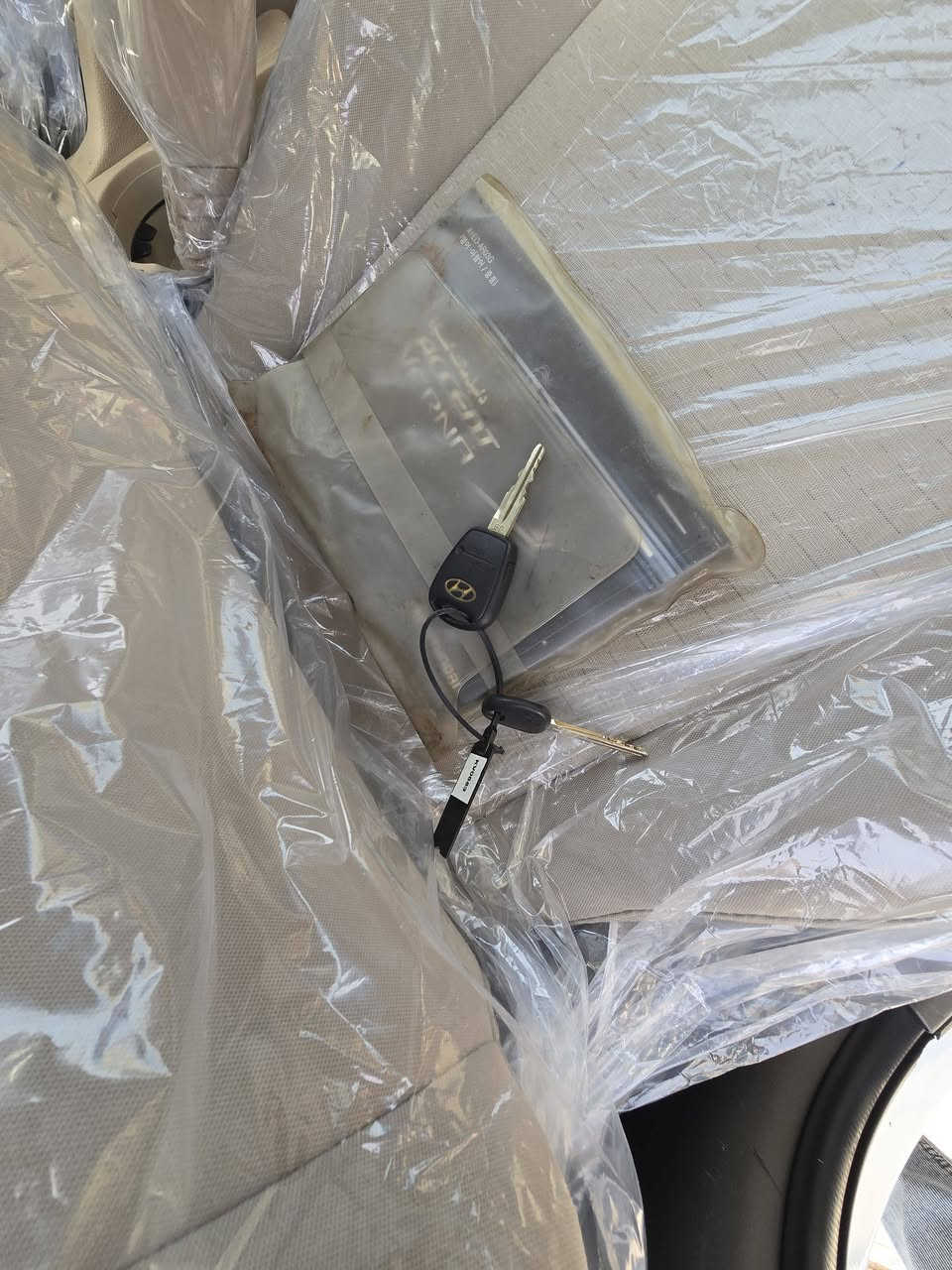 السلام عليكم اكسنت مقدس ٢٠١١ لبيع
شركة العامه سياره غير ذني بل سونار ماكو سياره كلش حلوه وحله من صوره بعد رقم صاحب السياره *********** بكان السياره بغداد بسمايه
