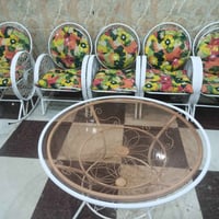يتوفر في معرض الزهور اغراض مستخدمه وباسعار مناسبه ونظافه كلش زينه للاس...