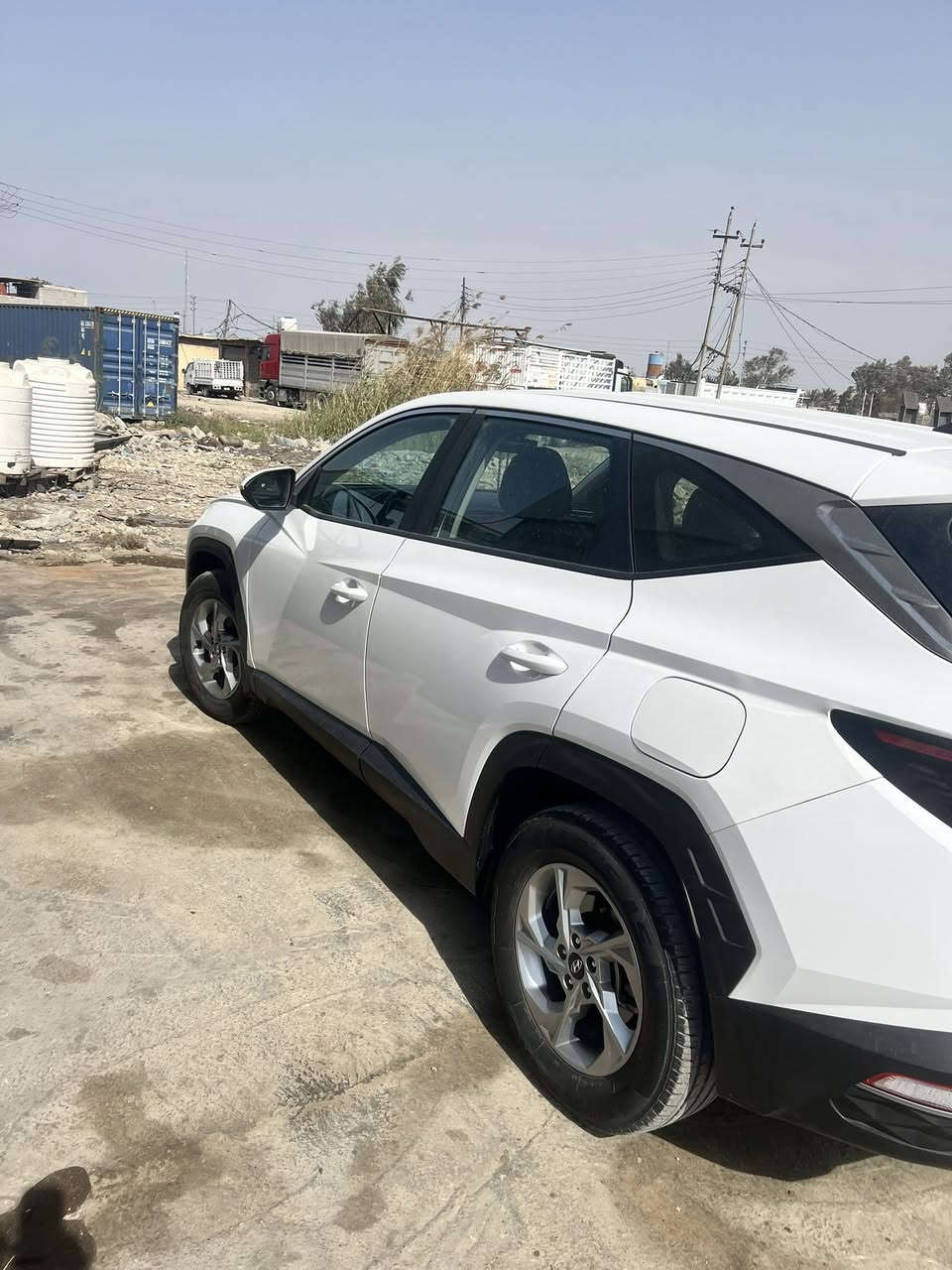 توسان ورد أميركي ٢٣
سياره جديد 
ظررهه خفيف شبر صبغ 
رقم ديالى بسمي 
ماشيه ٤٠ 
سونر موجد بصور 
ورقم شاصي
سعر السياره 
٢١٠ وبيهه مجال
مكان سياره 
ديالى بعقوبه
***********
