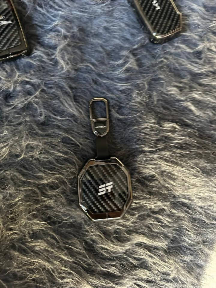 السلام عليكم توفر ارضيات جيتور T2 قالب بلادي مع الصندوق يوجود غلاف بصمة بلادي بردات كويتي

للحجز او الاستفسارالاتصال ع الرقم ***********
