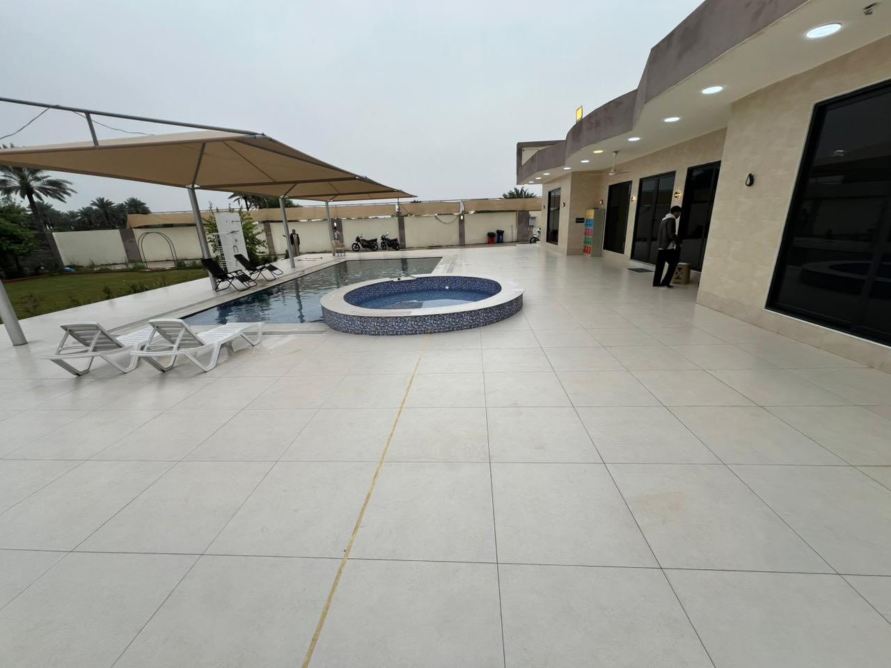 ❇️ مزرعة الأصيل ترحب بالضيوف الكرام
تفصيل المزرعه 
مساحته المزرعه 2دونم 5000متر مفتوحه تحتوي على جميع انواع الفواكه الصيفية والشتويه 
تحتوي المزرعة على : 
* بيت مؤثث بالكامل ومزود بكافة وسائل الراحة من سبالت وغيرها يشمل ( صحيات خارجية  - وداخليه _  مطبخ مجهز بالكامل - صالة - غرف نوم عدد 2 ) 
* مسبح كبير ومسبح لااطفال
* جلسات خارجية مميزة 
  * جلسة عربي
* ألعاب كبار (فيشة - منضدة) 
* شواية  (مع معدات الشوي) 
* كراج سيارات  
* حديقة خارجية كبيرة + مرجوحة 
* كهرباء وإنترنت على مدار 24 ساعة  
* دلفري داخل المنتجع على مدار 24 ساعة
* 🔴 ملاحظة مهمة :- العدد المسموح (15) نفر فقط اي نفر فوق العدد المطلوب يدفع رسوم (10 ) آلاف دينار
* الأطفال ما محسوبين من عمر 5  فما دون .
* الشفت الصباحي من الساعة(10 صباحاً - 6مساءاً)
* الشفت المسائي من ساعة (:8 مساءاً -8 صباحاً) 
* لتثبيت الحجز إرسال نصف المبلغ ! ❇️
المزرعة موثقة بتطبيق اجرلي 

العنوان : صلاح الدين - قضاء بلد  قرب مطعم الربيع 
للحجز والاستفسار مراسلة الصفحة 
او الاتصال   :  ***********      

او مراسلتنا على الواتساب 

‏
