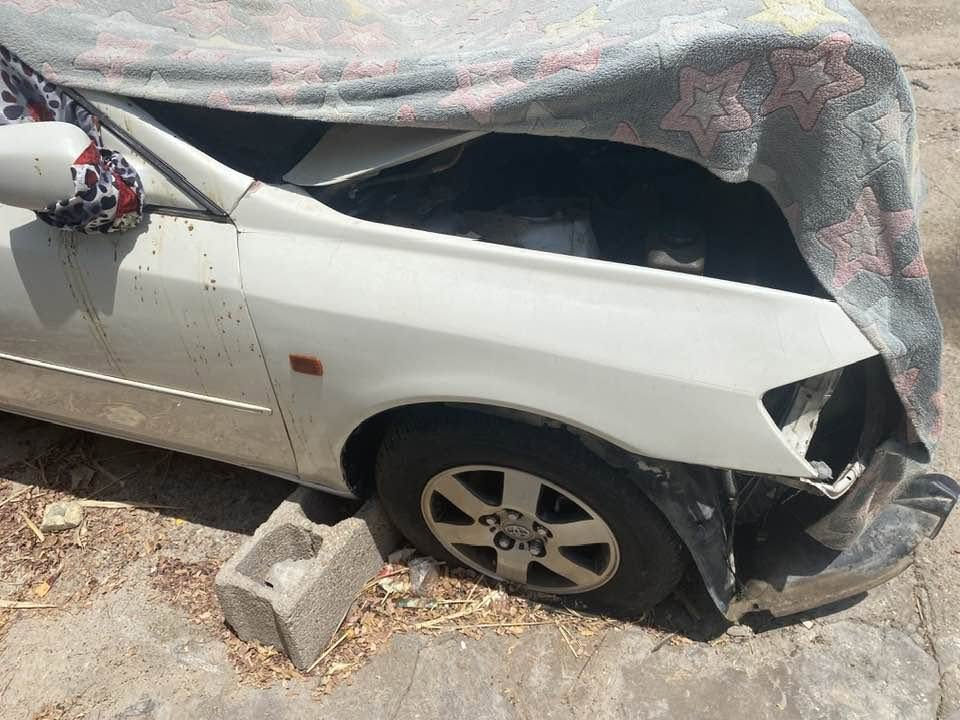 سلام عليكم 
أفالون موديل٢٠٠١
ابيعها على ضربته
السياره فول مواصفات فتحه كشنات جلد كهرباء خزن
قطعتين تبريد مكينه ٦ سلندر
لاستفسار على هذا الرقم***********
