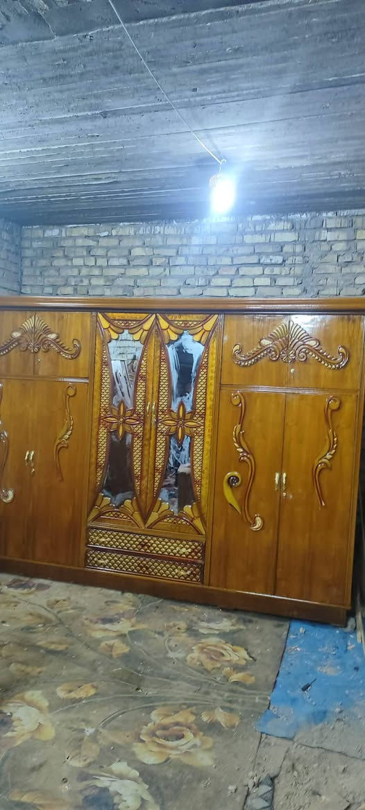 غرفه ام ٦ ملحق صاج ثكيله ظهر جرجوبه يدات جدد قفاله جدد صبغ تلميع جديد جام جديد متواجد علخاص اكو توصيل رقمي ***********ابو جود سعره ٥٠٠  لف
