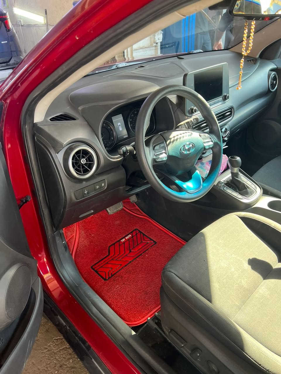 السلام عليكم 
من رخصة أدمن المحترم 
كونه موديل 23 أمريكيه فول ما عده الفتحه 
لون احمر مميز 
سياره بغداد حره 
رقم جديد
ماشيه 18 حقيقي 
محرك 2000 دوش 
سياره بيها صبغ اربع قطع وقطعتين مبدله وكالة مال شركة 
العنوان بغداد الجديدة السعر 137 وبيها مجال
رقم الهاتف ***********
***********
