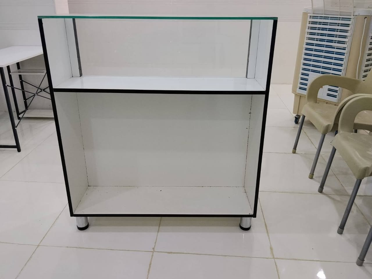 ميز غير مستخدم عدد 4 للبيع ارتفاع متر و10سانتيم والعرض متر خشب mdf والجام ضد الكسر


**إذا كنت صاحب هذا الإعلان وتريد حذفه لأي سبب، رجاءا أرسل رسالة إلى الدعم الفني**