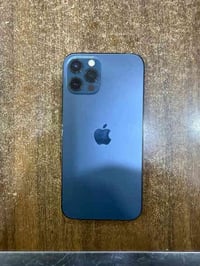 ايفون 12 برو الجهاز نظيف غير مفتوح مكفول من كلشي السعر 400 وبي مجال بس...