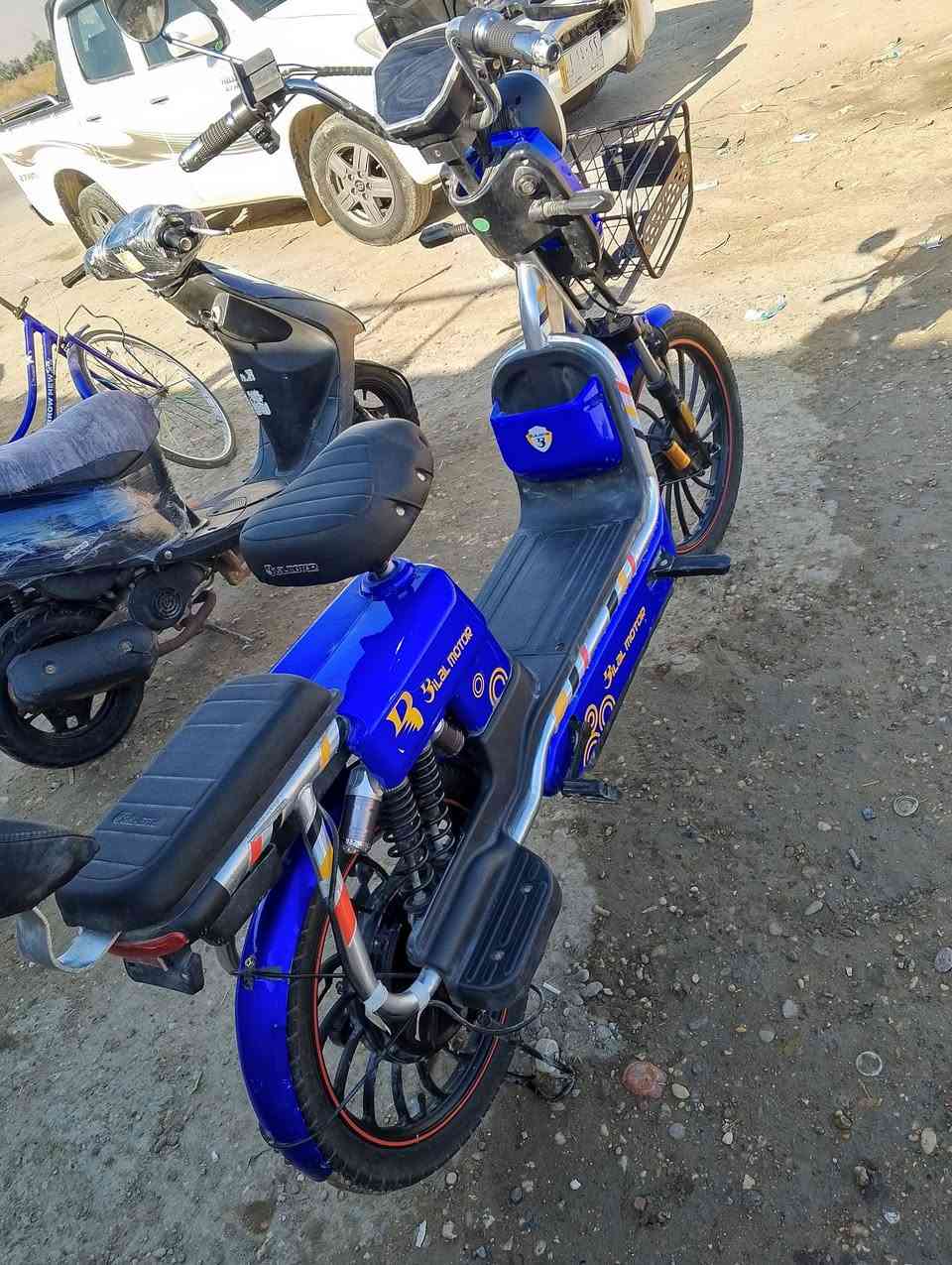 السلام عليكم دراجة شحن موديل 2025 خمس بطاريات زينات كلشي شغال بيه اي نقص مابيه السعر 275 وبيه مجال بيع مستعجل مكاني بابل المسيب رقمي ***********
