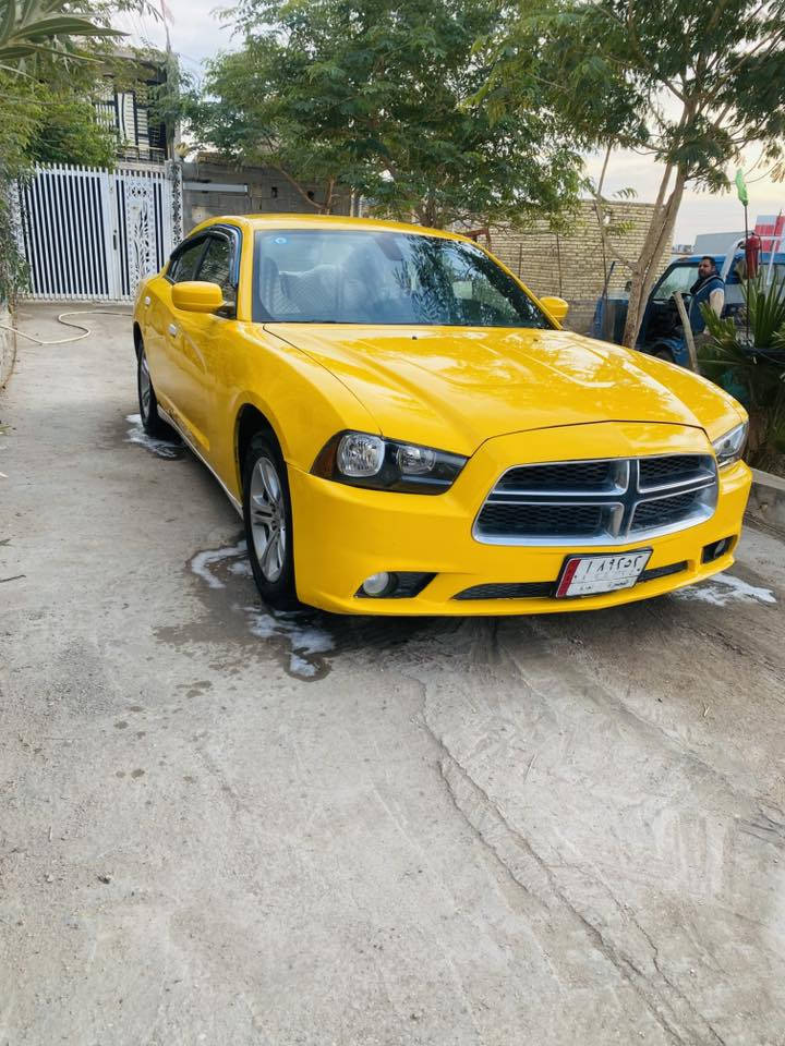 سلام عليكم شارجر 2012مرمز 2013 الرقم بصره اجره مصفره هيئه السعر 105 وبيه مجال بصيط الضربه بجم جيهت العبري وبيه ضربه من الخلف الجاملغات الخلفيه بيهن تعمير مكان السياره ناصريه سوق الشيوخ الطار رقم التلفون ***********
