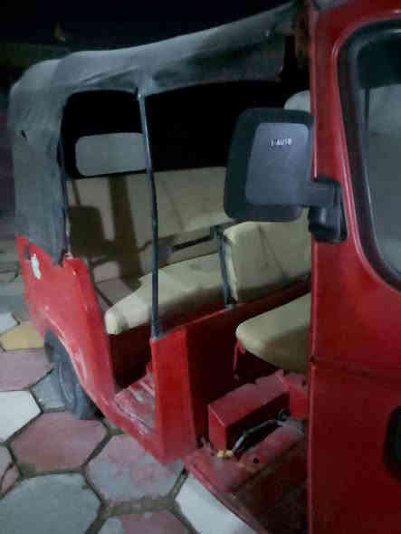 السلام عليكم عندي تيك توك بياجو موديل 18 تكتك محوره تي في اس محركه بخيط بخار سعرها ب 1650
وبيها مجال حق الجيه مكاني باب الاسكندريه مجمع حطين 
***********
‏‪***********‬‏
