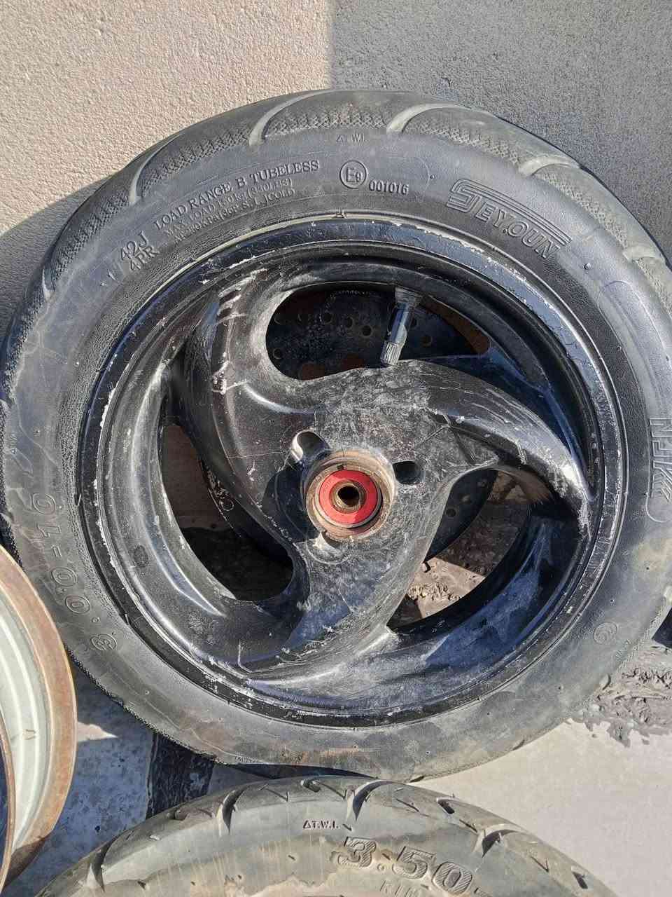 سلام عليكم غراض ابلاديات اكثريتهن مال رمبة جوة السوك مكاني بغداد حي الجامعة رقم الهاتف ***********بي واتساب
