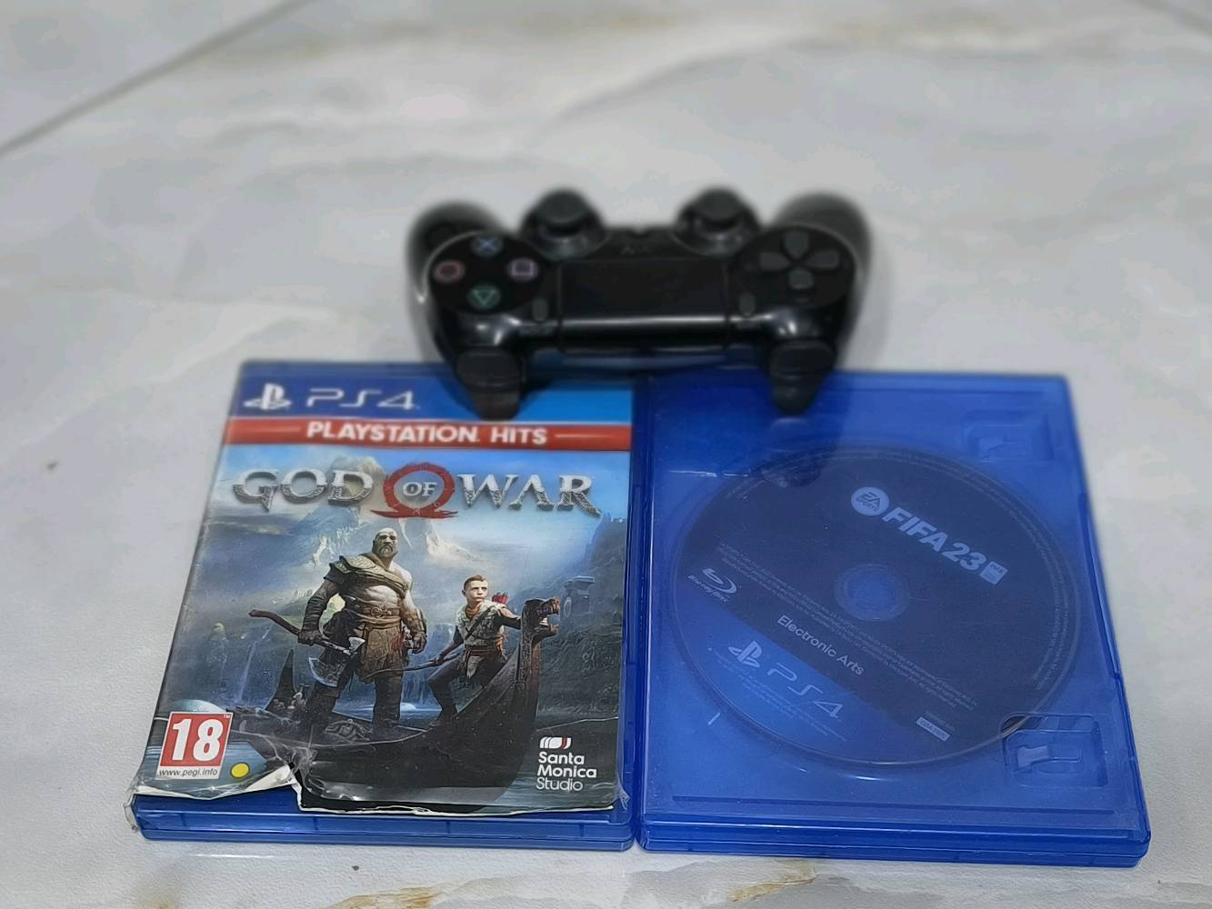 السلام عليكم، 
PS4 مستعمل قليل، ما بي اي خلل، 
ويجي ويا قرصين الي هم :
GOOD OF WAR 2018 
FIFA 23
ما بيهن اي شيء فعالات، 
وجوستك اصلية مستعمله قليل ما بيها اي خلل، 
ما مفتوح ابد، 
هاي الصور البلي، السعر خاص او واتساب، 
للمواصلة على الرقم التالي :
***********