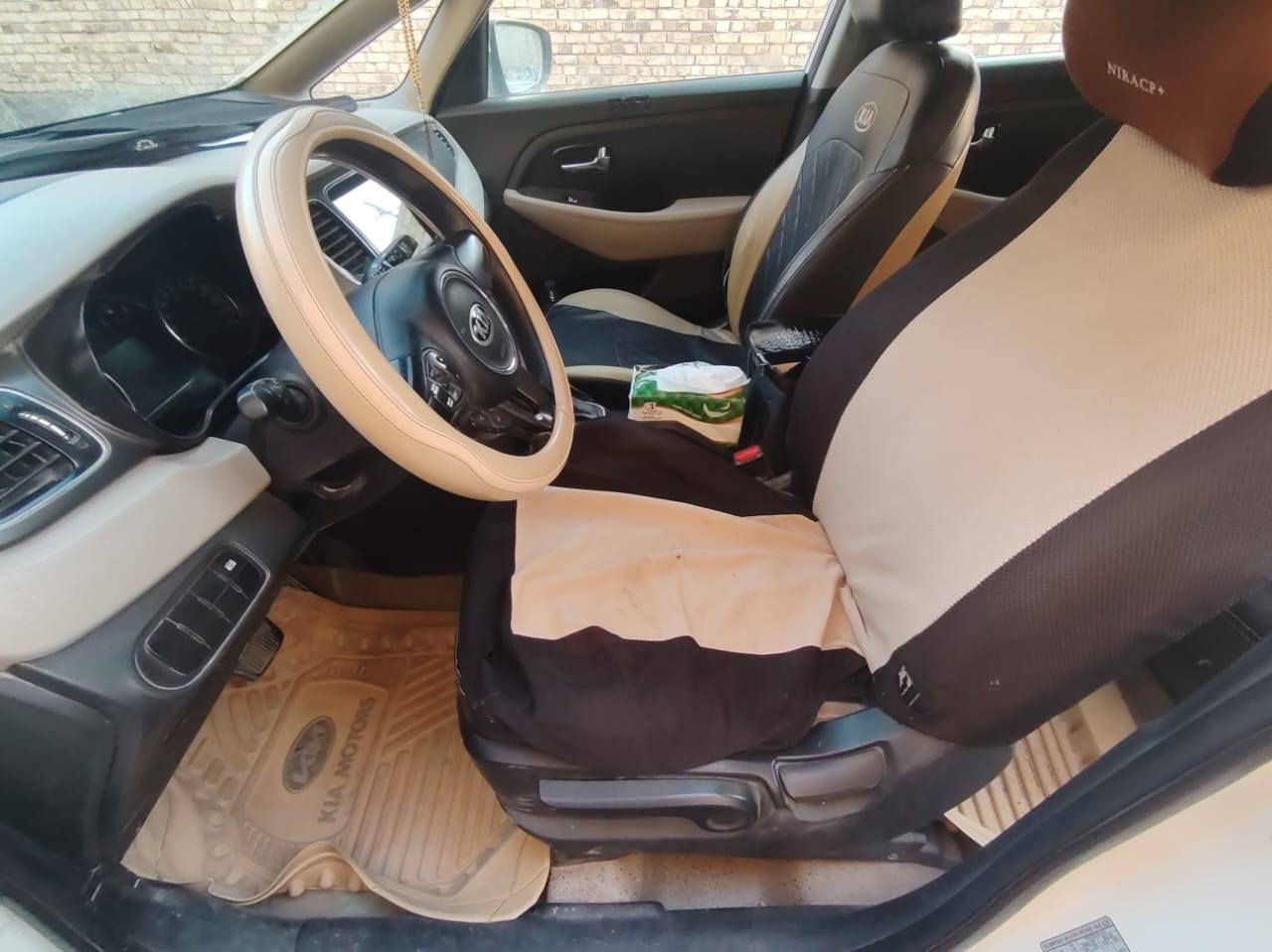 كيا كارنز موديل 2014  باسمي هزه فحص جديد ابيض اللون  7 راكب محرك 2000 دوش خليجيه مكفوله  كير محرك شرط بدون قتح وضع الوكاله من الصبغ والتبديل بيه بارد بارد وضرر ظوسه عكس سائق  تدفئه تبريد حساسات ستيرن شاشه وكامره وحساس خلفي طخم تاير  ..لايت كشاف ماشيه 180 السياره جاهزه من كل نقص  السعر 140 وبيه مجال حك العمله الاتصال*********** ديوانية, القادسية
