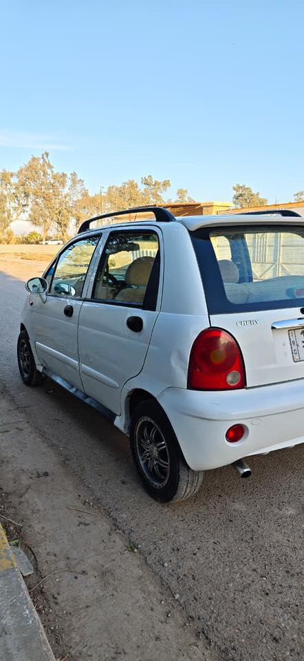 السلام عليكم 
QQ موديل 2013 
مكينه 4 سلندر 
رقم انگليزي جديد بأسمي
هزه جديده شرط تحويل ثاني يوم 
گير ومكينه وتبريد وتدفئه وصدر تخم تاير كله جديد مكفوله كفاله عامه
السعر 33 وبيهه مجال 
مكاني بغداد 
هـ ‭0773 409 2112
