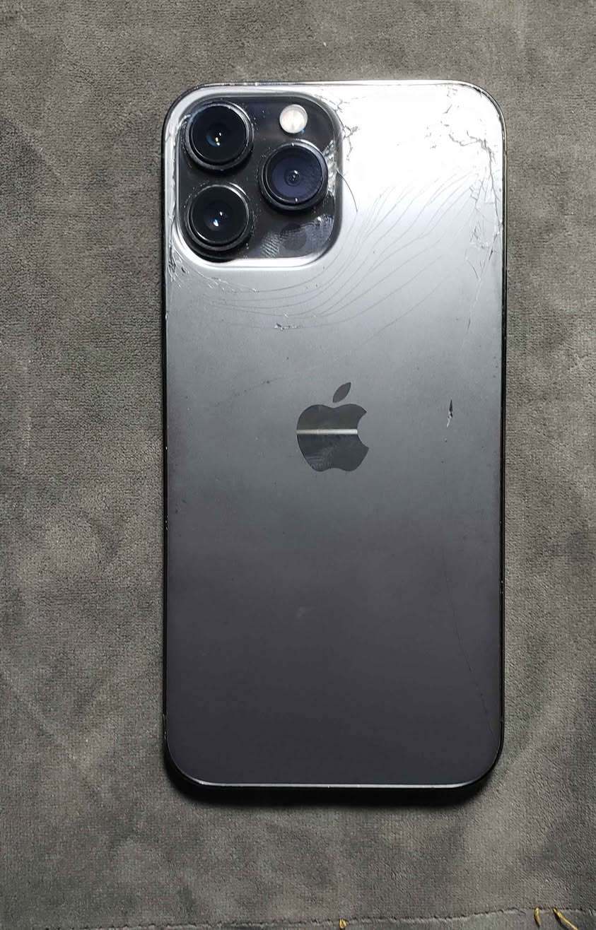 Iphone 13 pro max 
السعر 550 قفل لا تعاملني مايفدك اعگب المنشور 
قفل قفل قفل 
ظهر بيه كسر والشاصي كم طخة بيه الهاتف ما بدل بيه اي شي بطارية 77.   شحن نهار كامل مع تصفح 
***********
بغداد حيفا بغداد, العراق
