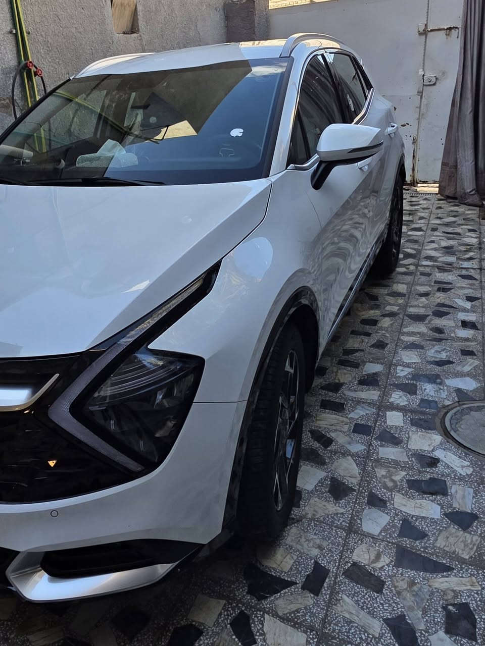 السلام عليكم
كيا سبورتج موديل 2025 خليجي أستلام شركة ضمان شركه نم 

السيارة ماشية 9000 بعدها بحالة الوكالة كفالة عامة حتى من الشخط
رقم بغداد الدولي بأسمي تحويل ثاني يوم 
المواصفات :-

حساسات خلفية أمامية 

لايت زينون + LED

كشافات 

رادار

بك لايت LED

ويل كب 

صندوق كهرباء
 
تدفئة مقاعد 

اريل نفكيتر 

مفتاح التشغيل بصمة (بصمتين موجودة)

دشبول شاشة + CarPlay 

كاميرا دوارة 

مثبت السرعة Cruise

المودات والأوامر الصوتية

أوضاع القيادة  Drive Mode

فحص أنظمة السيارة 

مقود جلد حياكة 

شفتات مقود

قطعتين تبريد

هاند بريك كهرباء 

ا ABS 

ا Auto Hold   أوتو هولد

نظام مانع أنزلاق 

نظام نزول المنحدرات 

اشارة في المرايا الجانبية

مخرج منفذ الطاقة

ا  Bluetooth 

شاحن 

العنوان :- كربلاء 

رقم الهاتف ***********
