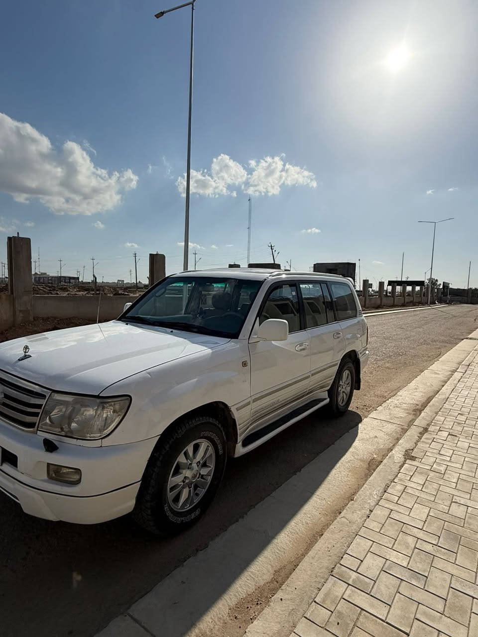 لاندكروز 2005 تخم تاير جديد 6سلندر السعر 170وبيها مجال ملاحظة السيارة مالبيها ضربة فقط طخات بسيطة للاستفسار *********** السونار مرفق ويه الصور

