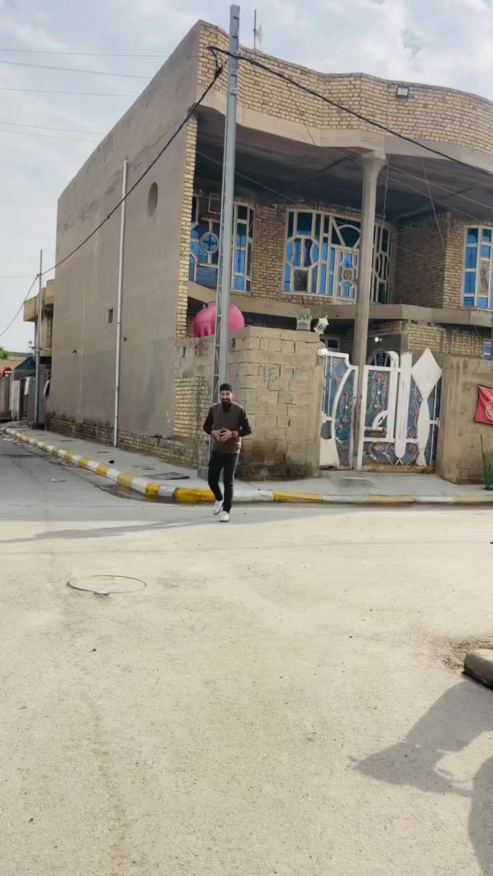 📍 الموقع: واسط – النعمانية – حي الحسين
فرع حسينية الإمام المنتظر
🔹 ركن

📐 المساحة: 280 م²
📏 الواجهة: 14 م
📏 النزال: 20 م

✨ المميزات:
 • طرمة واسعة
 • حديقة
 • موقع مميز وهادئ

🔻 الطابق الأول:
 • استقبال
 • صالة
 • مطبخ
 • غرفتان نوم
 • ترك
 • مجمع صحيات (داخلي وخارجي)

🔺 الطابق الثاني:
 • 4 غرف نوم (5 × 5)
 • صالحة للسكن
 • مجمع صحيات

📞 للتواصل والاستفسار:
***********
