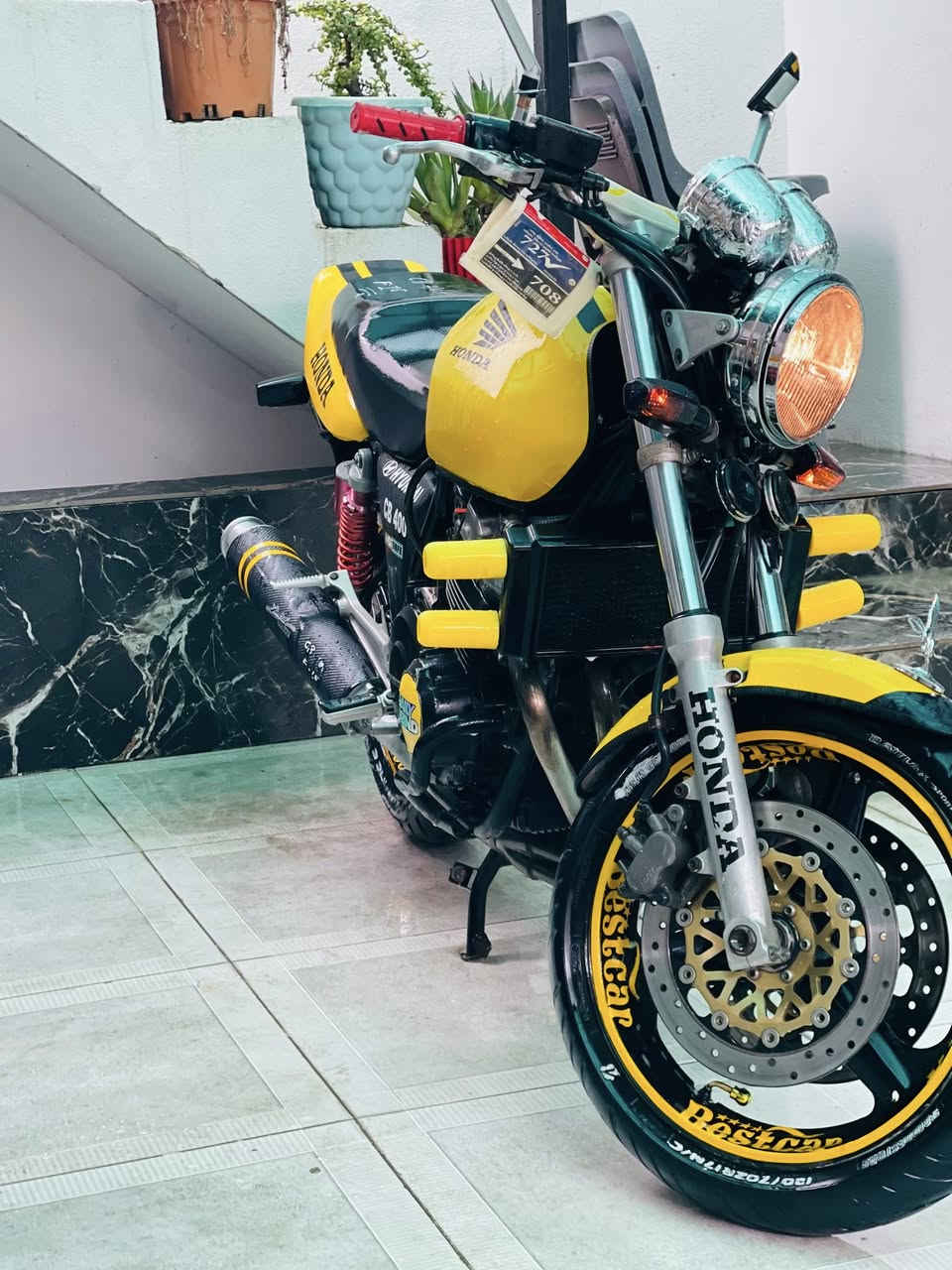 بطح CB400 محرك اسود 16 ولف
دراجة مكفولة عامة شرط مابي نقص

محرك مفتوح بس شرط اخرس

لاصرف لاًبخار اخرس مابي اي عيب شرط دك فصلات

كهربائيات كامل شغال نكرة سلف

كيجات شغال سرعة فرة كرينگ كولة شغال مابي اي نقص 

تايارات لوك بريكات بل مكان ديساكات لوك

دراجة بيلاد اسود لزگة عام اصفر جمالية ماشاالله كلش حلو احلة منل صور دراجة مكفولة كفالة عامة

سعر12 ورقة💵

رقم موبايل***********📞

عنوان کرکوک شورجە یم مطعم حمة ناصر
