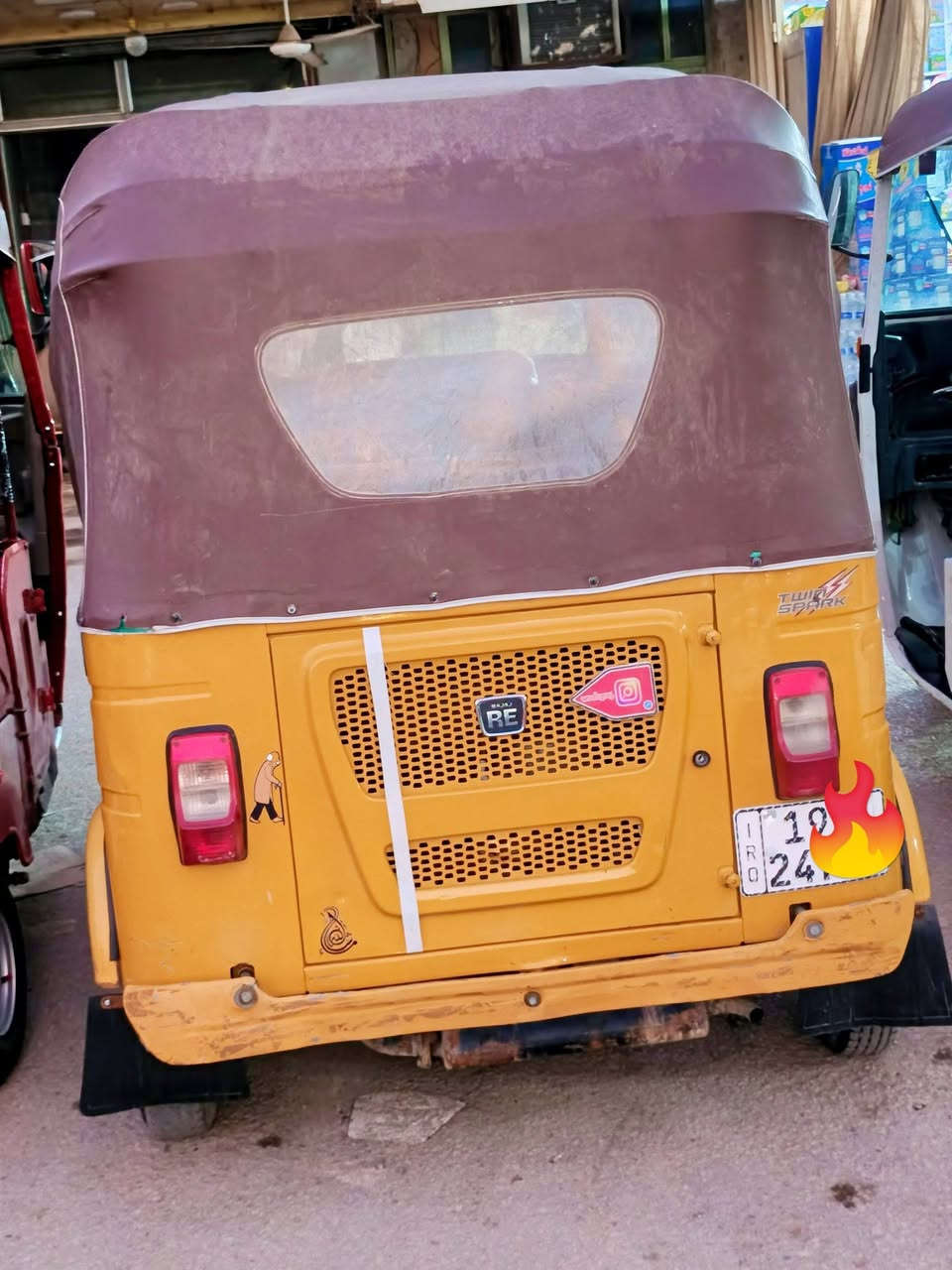 سلام عليكم تكتك البيع موديل 2022 كشره كفله عامه سعر 9500 رقم الهاتف ***********
