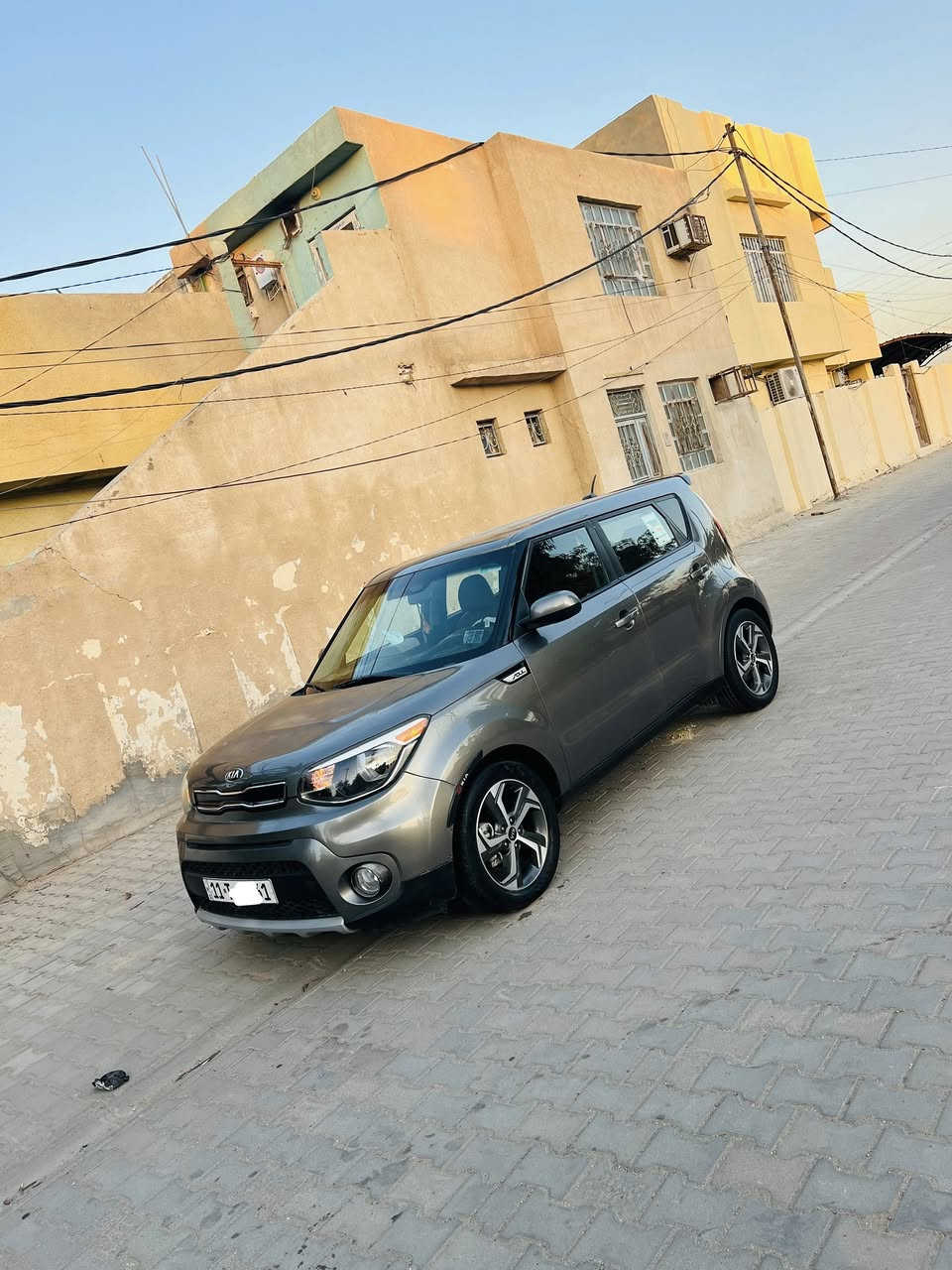 سلام عليكم كيا صول مديل 2019امريكي حادثه جاملغ وبنيد بدون داخل وباقي مكفول وسونار موجود. نص فول تحكم ستيرن ثلاث انضمه قياده داخل جلد مشمشي كامره شاشه جبيره كشافات ويلكب كروم  تبريد بيانو وبعد معروفه مواصفات باقيه مكينه2000مكينه وكير وتبريد وحداديه وتخم تاير كله مكفول رقم بغداد دولي بسمي سنويه جديده. وسياره مال جناي وجديده كلش ماشيه 70..السعر128وبيه مجال قليل كلش مكان السياره كربلاء الاستفسار ***********
