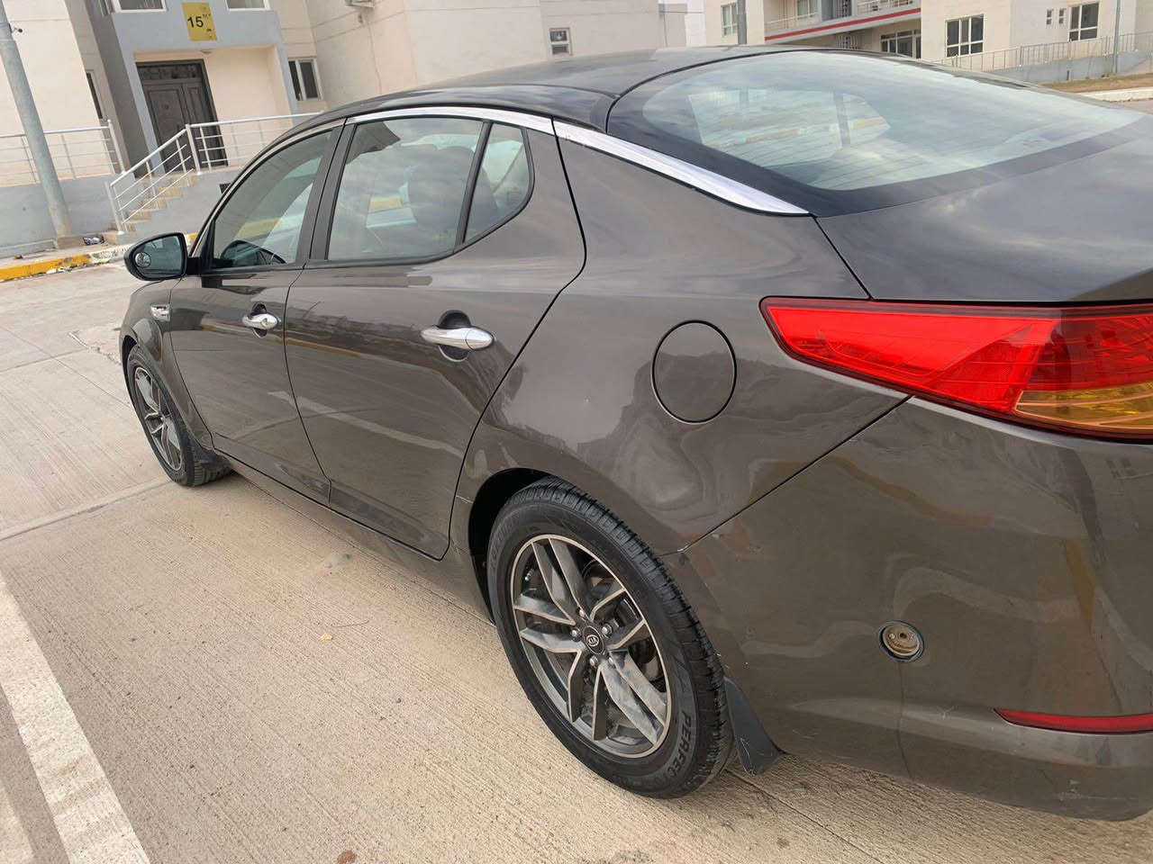 للبيع كيا اوبتيما موديل 2012 خليجي السيارة بانزين + منظومة غاز وكارت الغاز وياها
جدا نظيفه اخوان السيارة خليجية
محرك 2000 دوش شرط بدون دوائر وبدون بخار
محرك جدا ناعم
السيارة تبريد مركزي قطعتين
حساس نظام ايكو بلادي خلفي 5 ويل كب
تخم تايرات جديد
سيارة كلش نظيفه وبدون مصرف ماشية ٢٦٢ الف سيارة مكفولة من الصبغ فقط شبرين بارد صغير وجلاح خفيف ب قمارة تبريد ثلج
مكانها اربيل بيع فقط بدون مراوس
السعر ١١٠ وبيها مجال
للاتصال:

*********** أربيل, العراق
