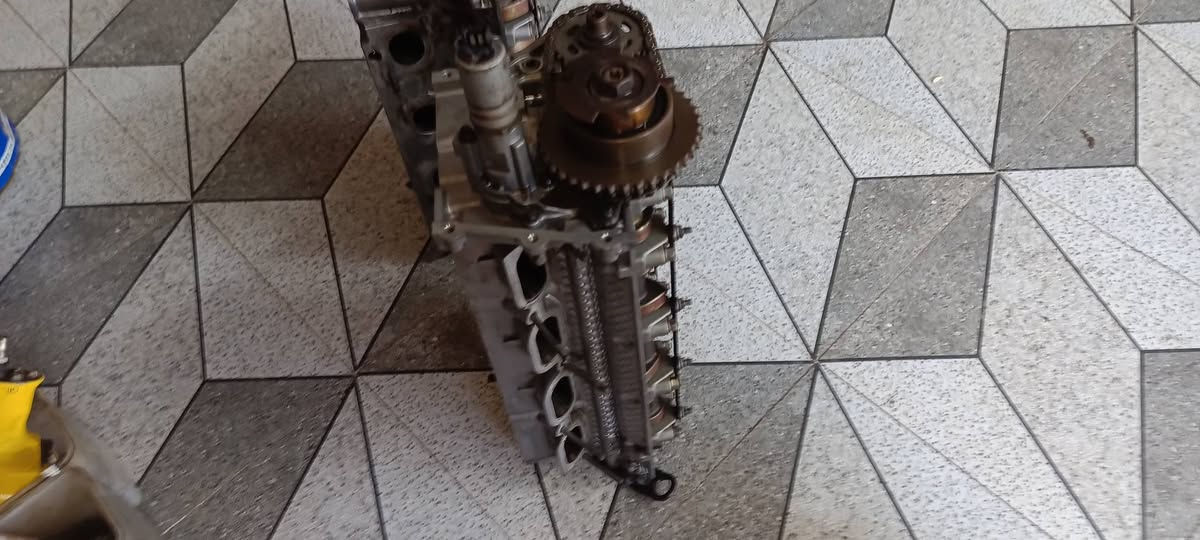 اغراض بي ام للبيع تانكي وكورات اثنين شامله ساجد دروب مكان ببغداد ***********
