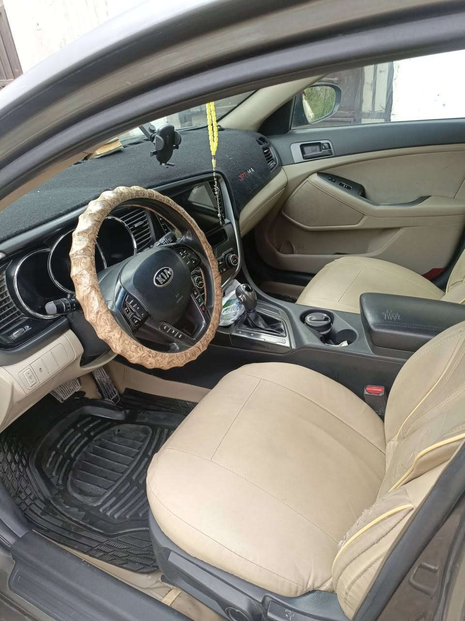 سلام عليكم اوبتيما 2013 ديالى كير محرك تبريد كفاله تخم تاير محرك 2400 وارد امريكا حادث خلفي السعر 85 رقم التليفون 
***********
