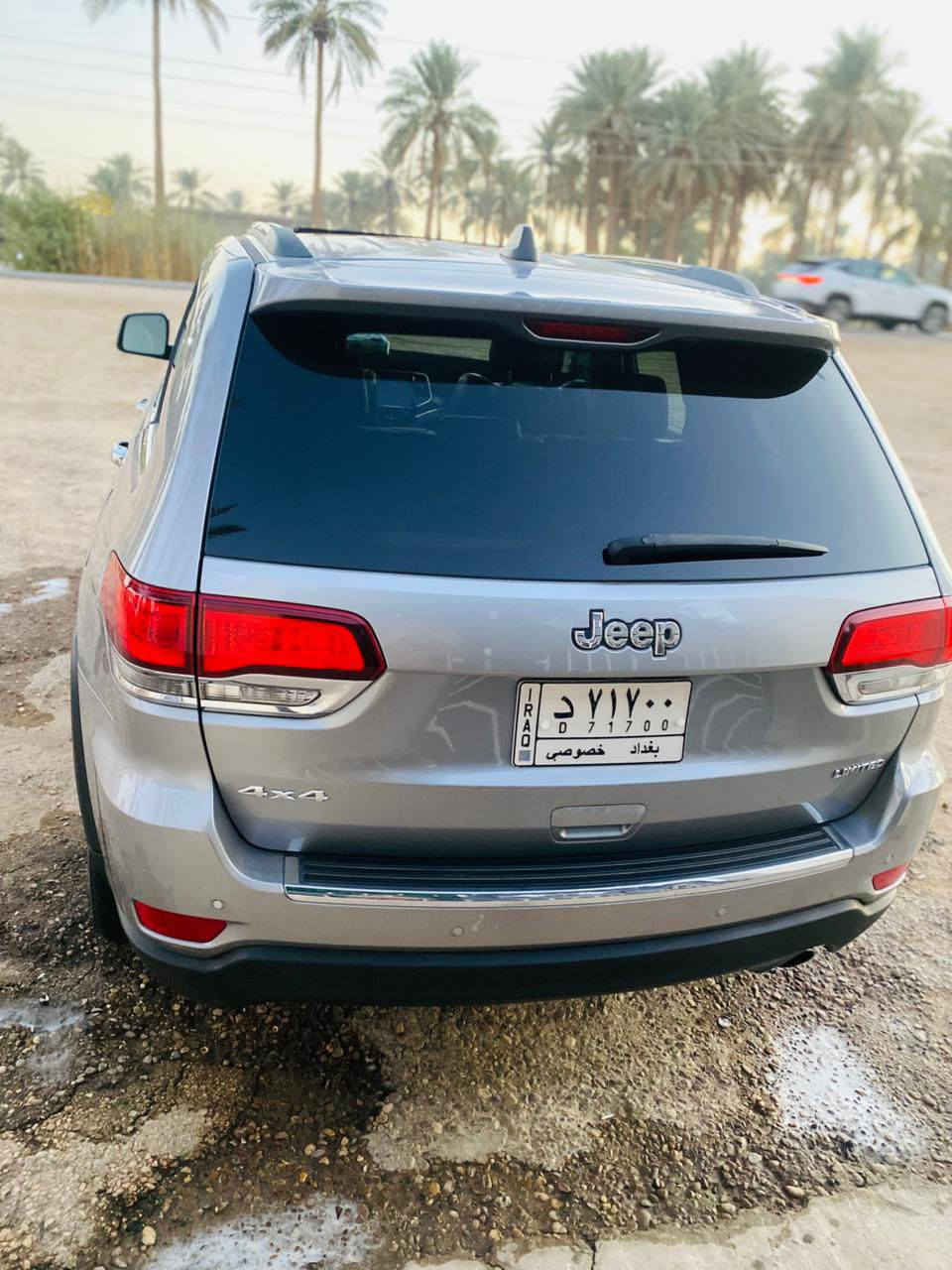 سلام عليكم 
جيب شيروكي وراد امريكي موديل 2020 ماشيه 152حقيقي الحادث ضرره موجود بل صور  مكاني بابل السعر 220 وبيه مجال بسيط اللاستفسار عله رقم  *********** واتساب مامتواحد عله الفيس
