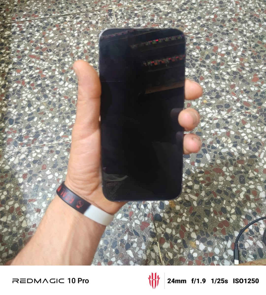السلام عليكم
آيفون 13 برو ماكس للبيع 
بطاريه 96 
تلفون بس ضهره مكسر 
نضافه خير من الله 
مكاني التأميم القادسيه الثانيه 
***********
