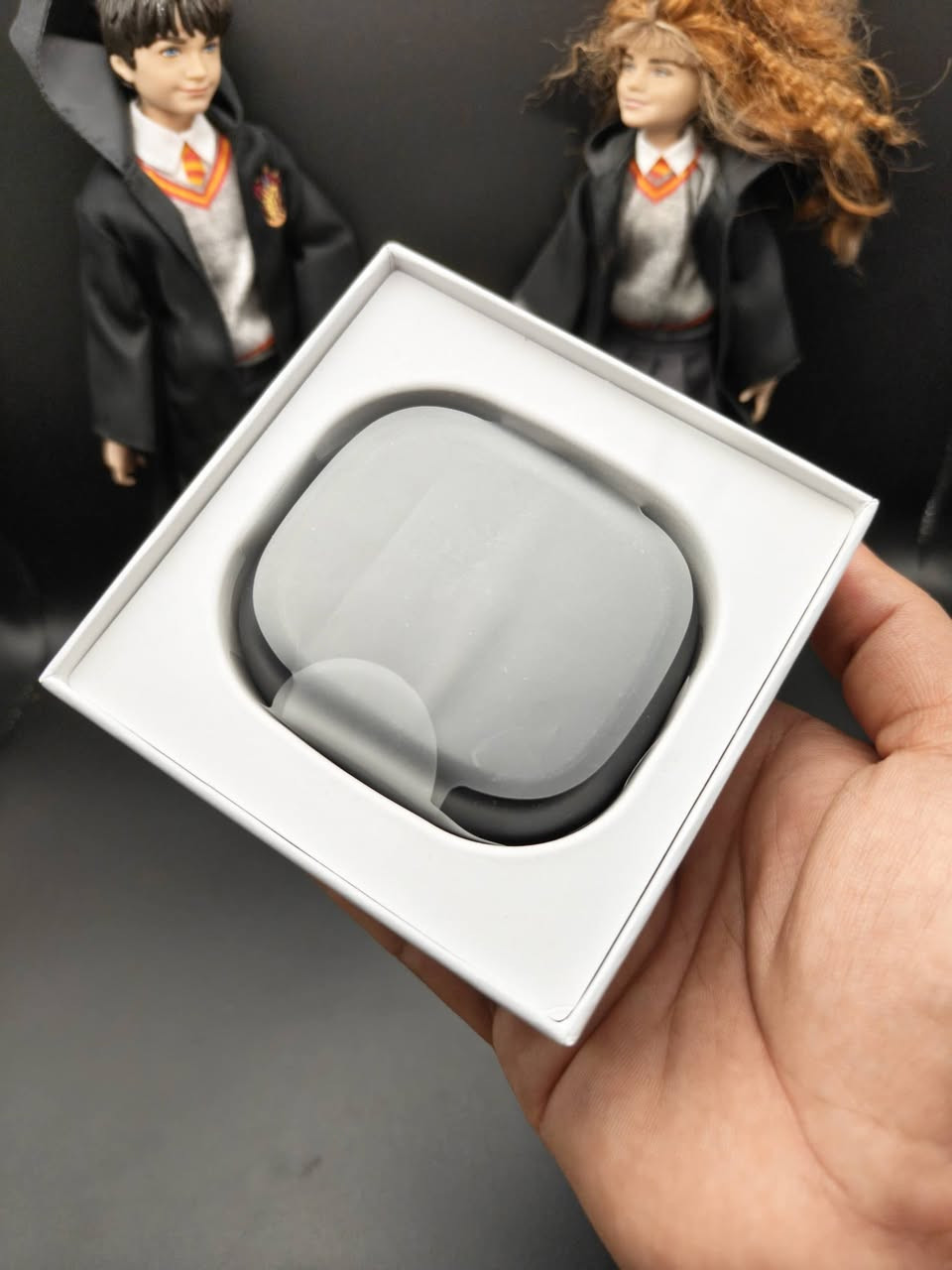 EarFun OpenJump اللاسلكية ذات التصميم المفتوح للأذن.
تتميز بوزن خفيف جدًا (7.8 جرام لكل سماعة) مع خطافات أذن مرنة لضمان الراحة والثبات أثناء الحركة.تُقدم صوتًا عالي الدقة (Hi-Res Audio) مع دعم ترميز LDAC لتجربة صوتية مميزة.
توفر وقت تشغيل يصل إلى 11 ساعة بشحنة واحدة، وتصل إلى 42 ساعة مع علبة الشحن.

اي استفسار خاص


**إذا كنت صاحب هذا الإعلان وتريد حذفه لأي سبب، رجاءا أرسل رسالة إلى الدعم الفني**