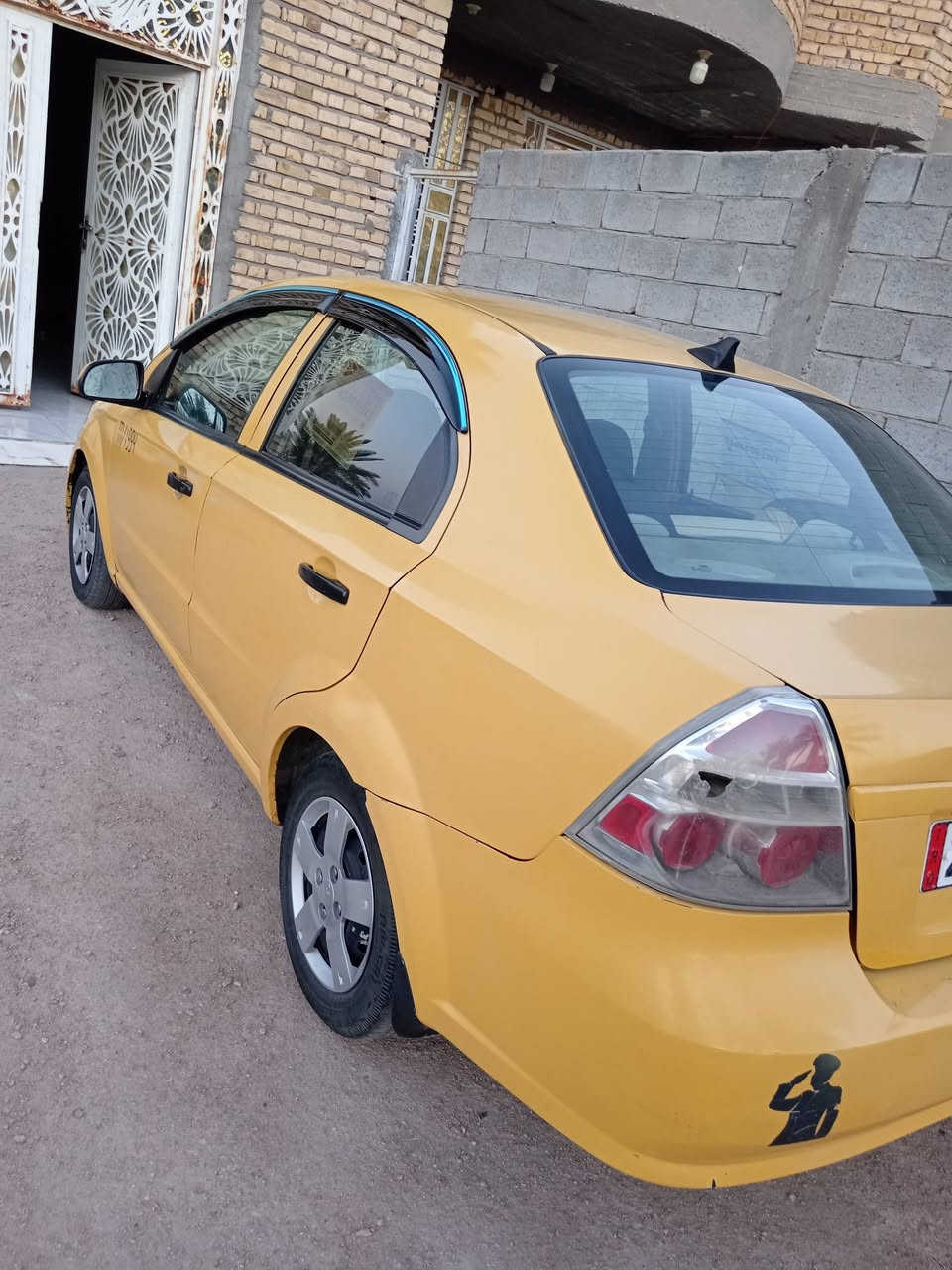سلام عليكم لبيع افيو وارد خليجي مفتوح شركه مكاني سماوه ***********
افيو رقم واسط انكليزي بسمنه مصفره وسنويه جديد مكينه نضيفه وكير حداديه كهربائيات تبريد شغال 
بيه جاملغ امامي مبدل اثر دحجه بسيطه ومصبوغه 
السعر 48 وبيه مجال قليل بيع نقد بدون مراوس
